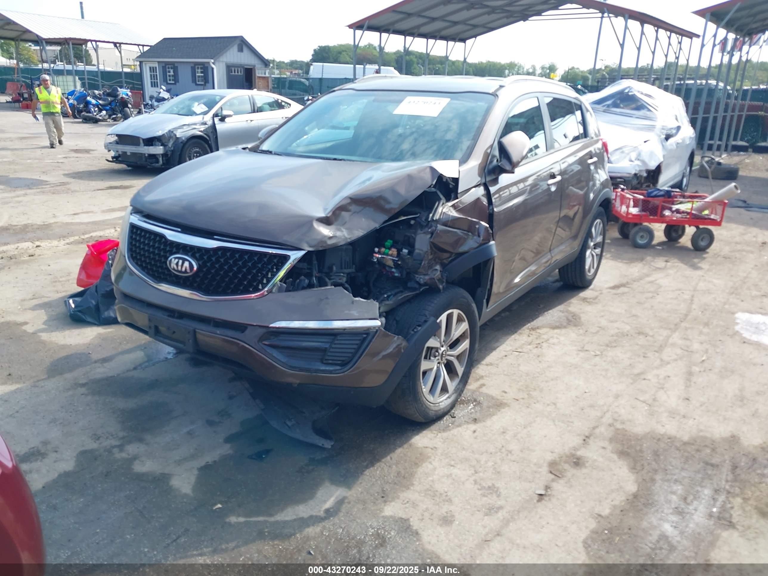 KIA SPORTAGE image 2