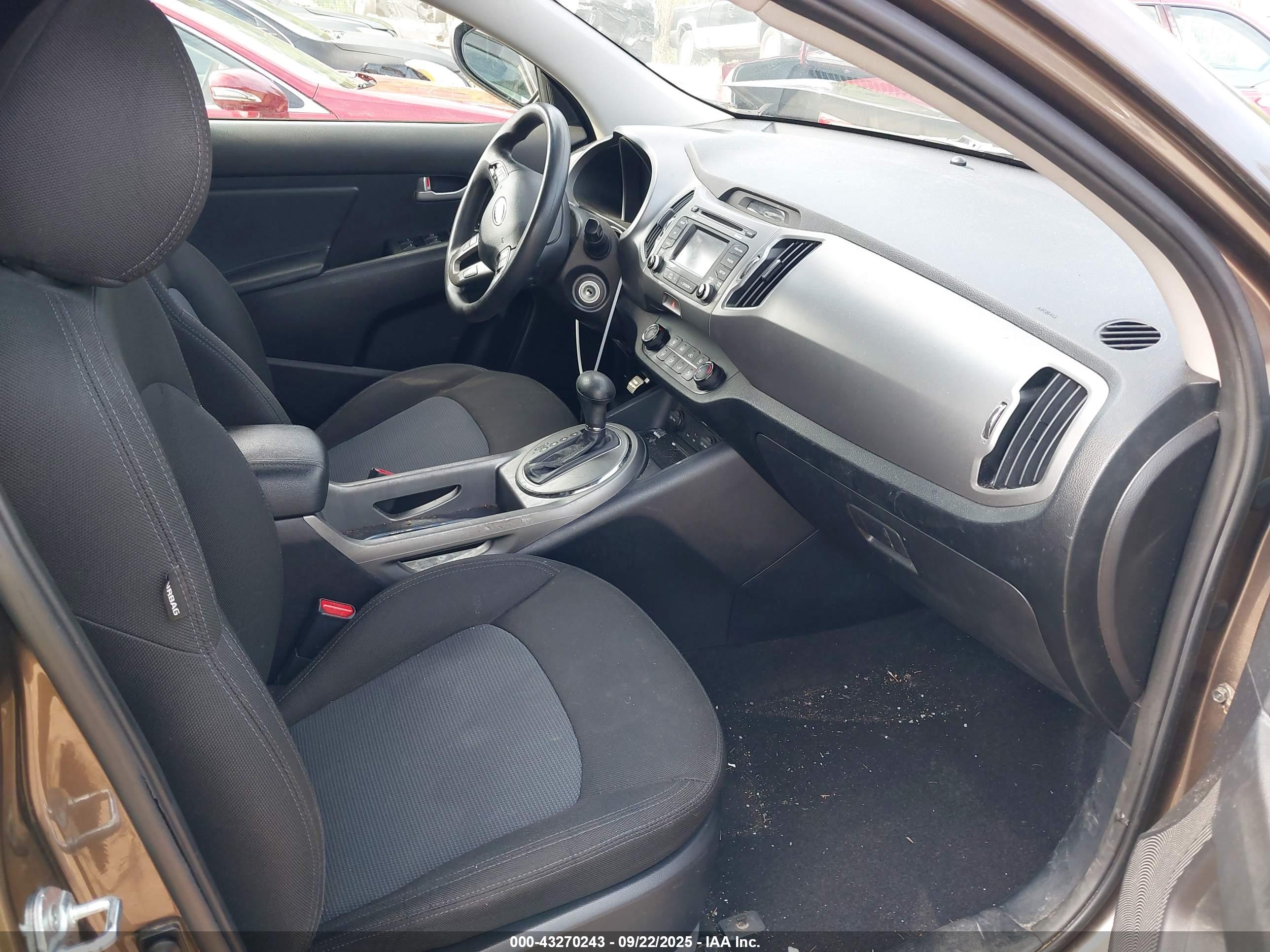 KIA SPORTAGE image 5