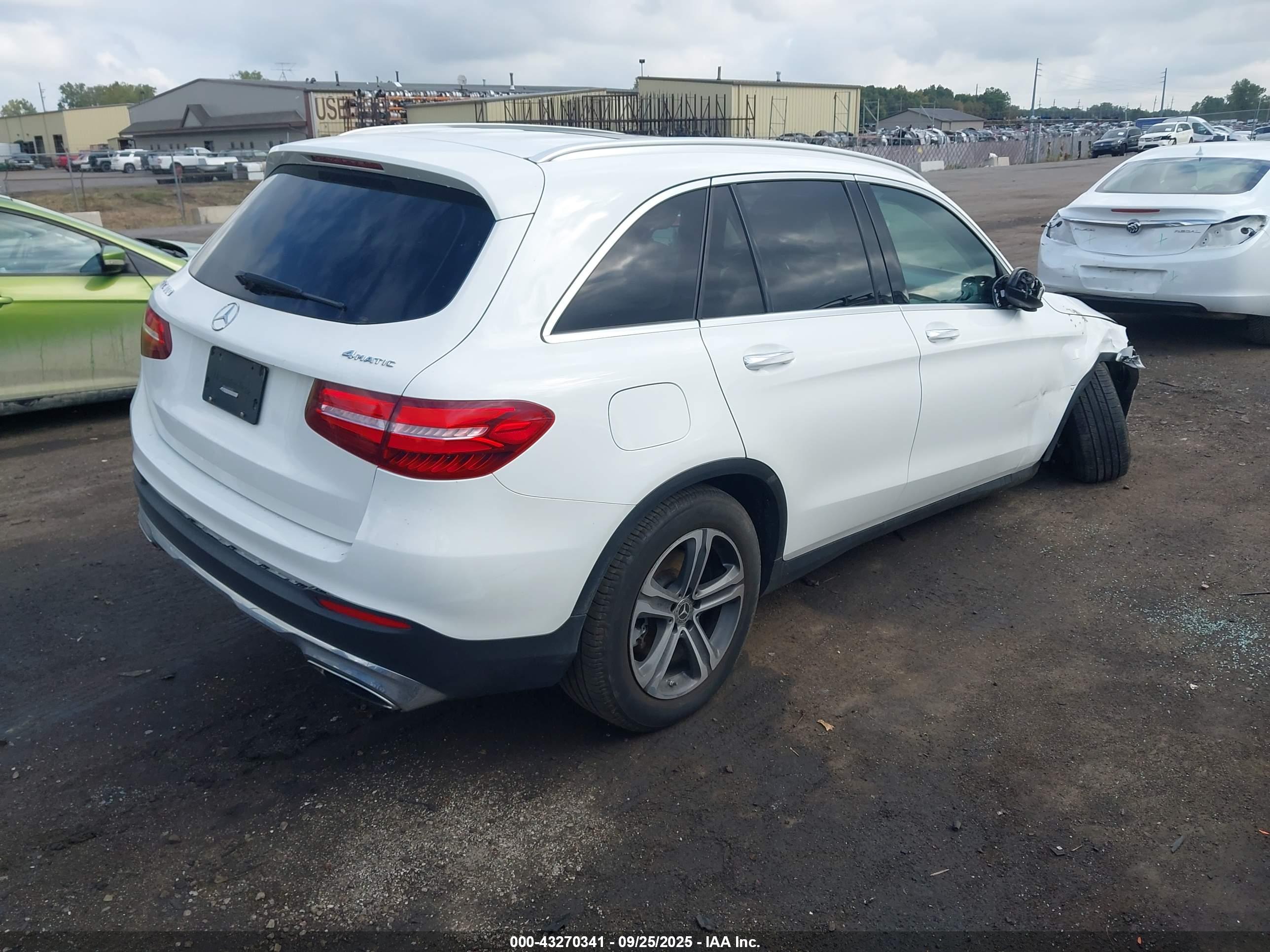MERCEDES-BENZ GLC image 4