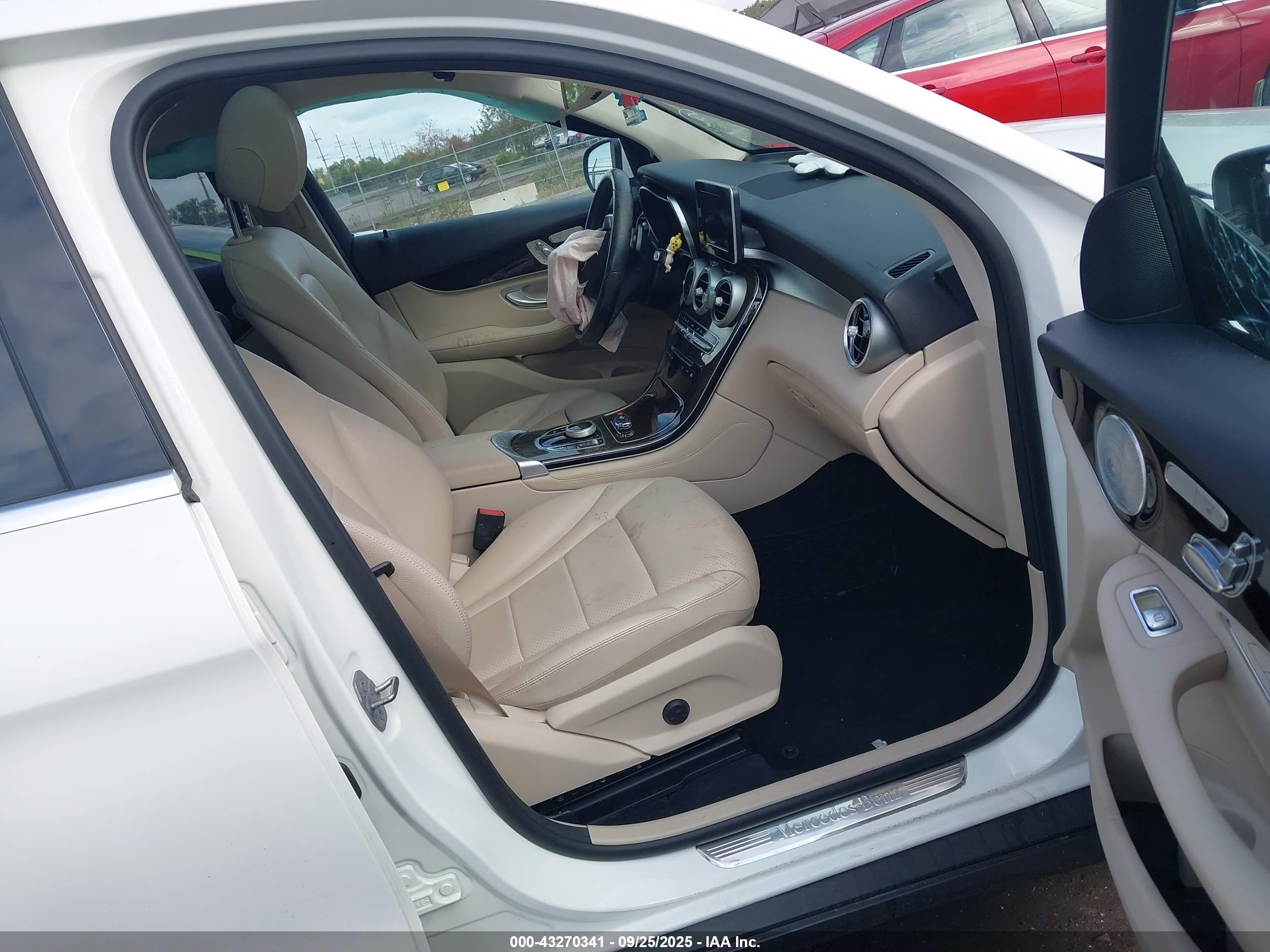 MERCEDES-BENZ GLC image 5