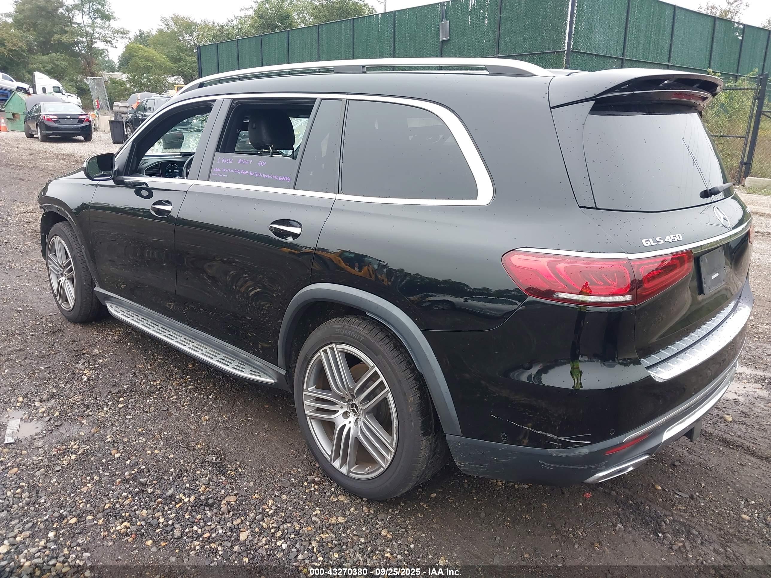 MERCEDES-BENZ GLS image 3
