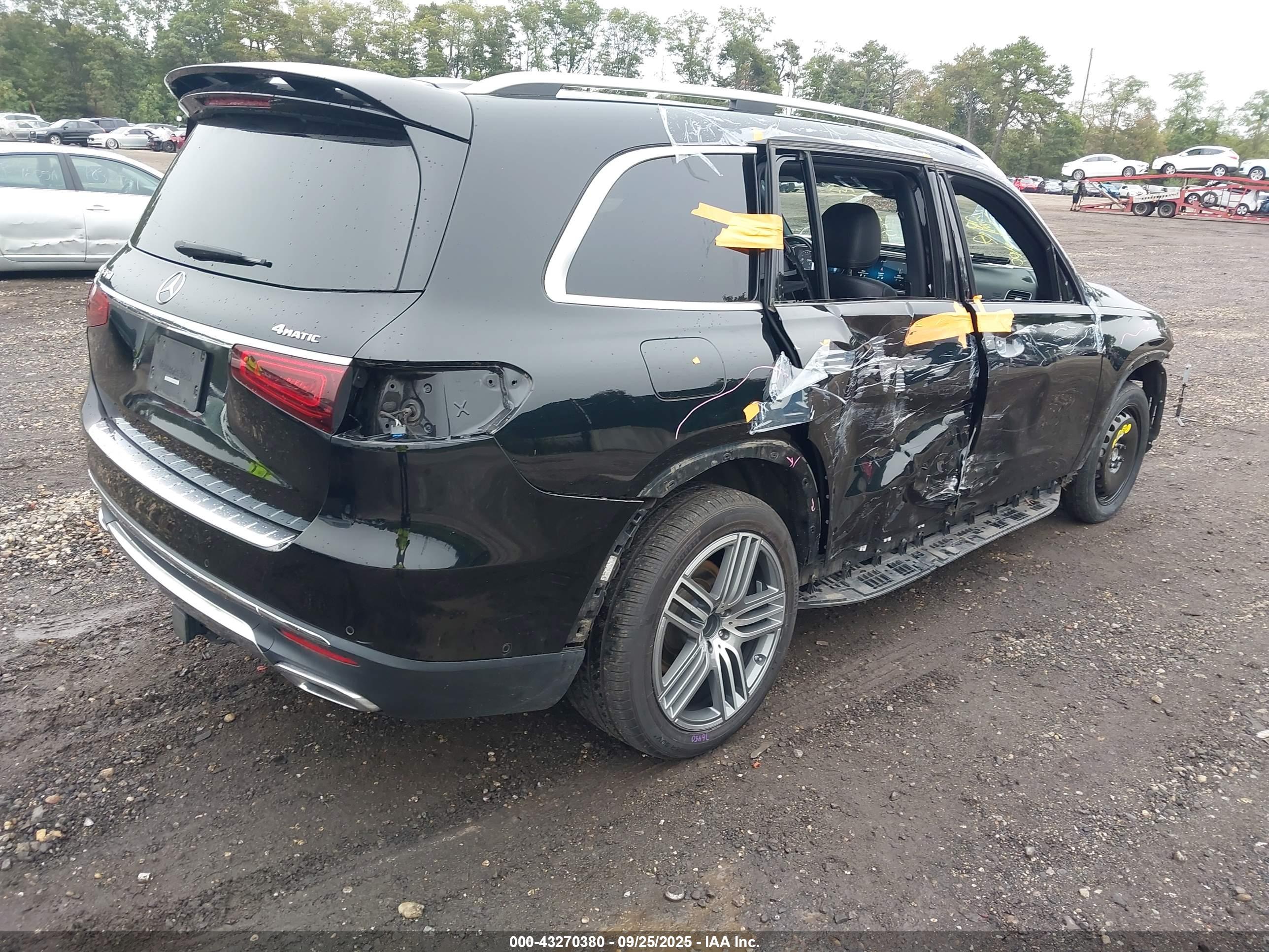MERCEDES-BENZ GLS image 4