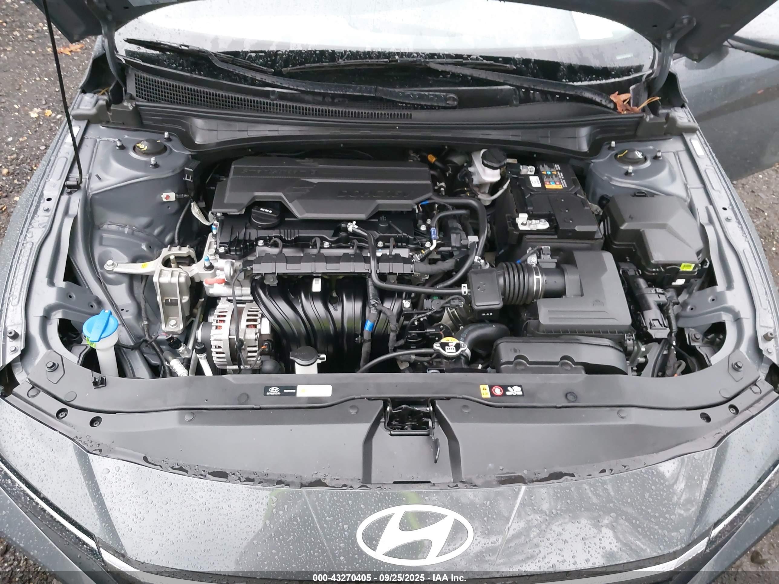 HYUNDAI ELANTRA image 10