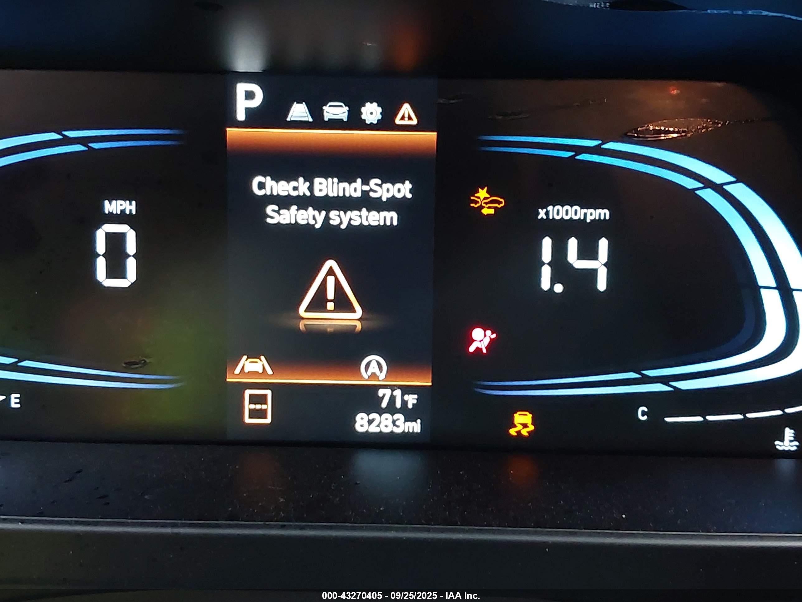 HYUNDAI ELANTRA image 7