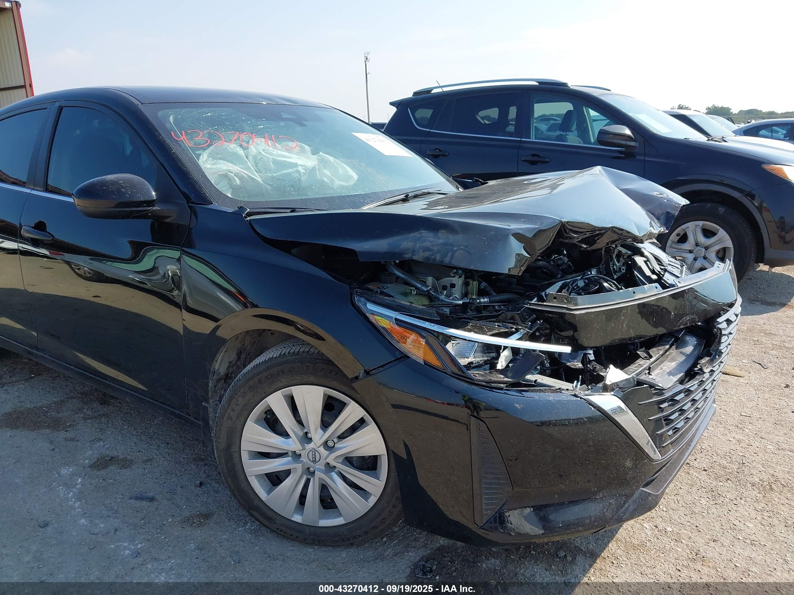 NISSAN SENTRA image 6
