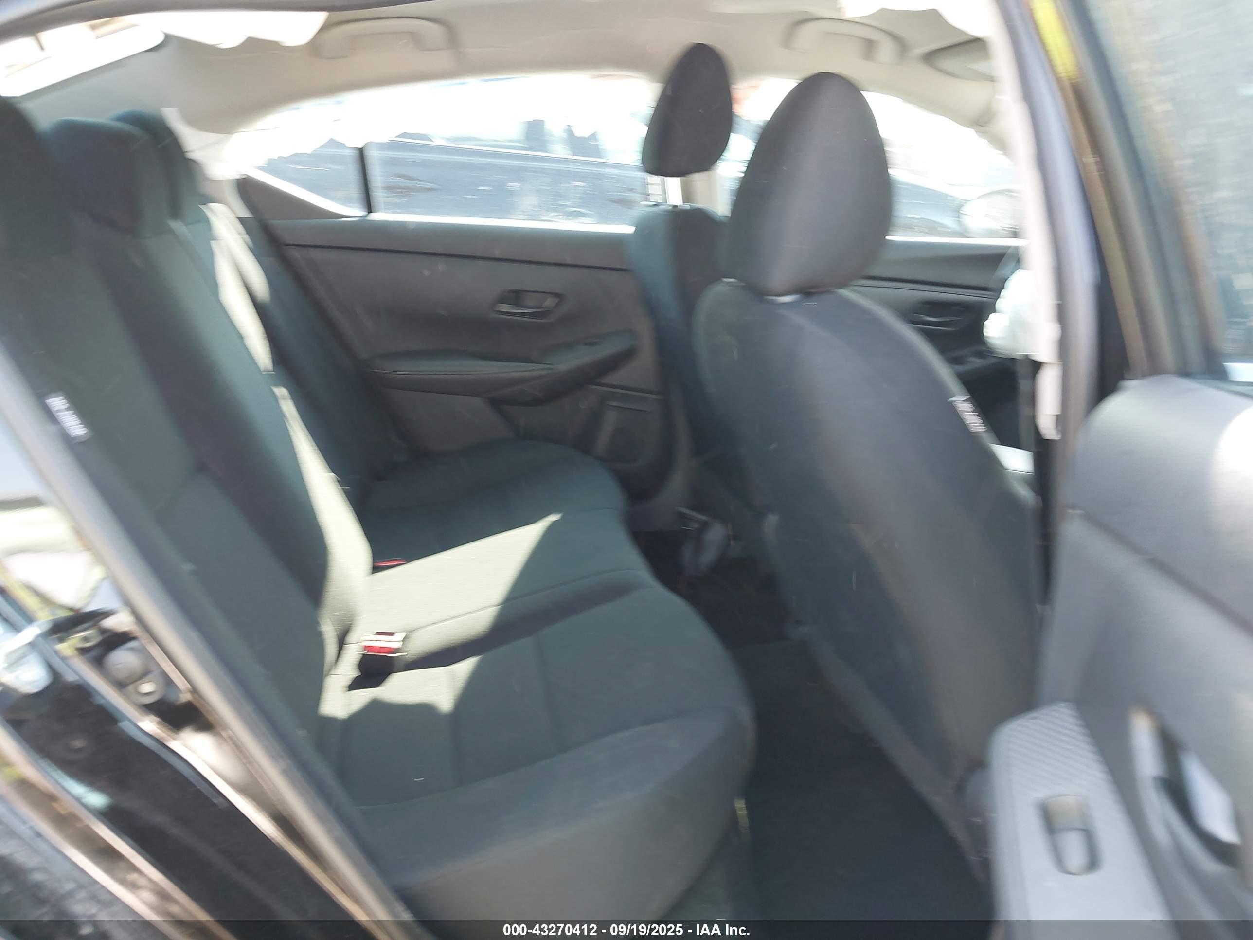 NISSAN SENTRA image 8