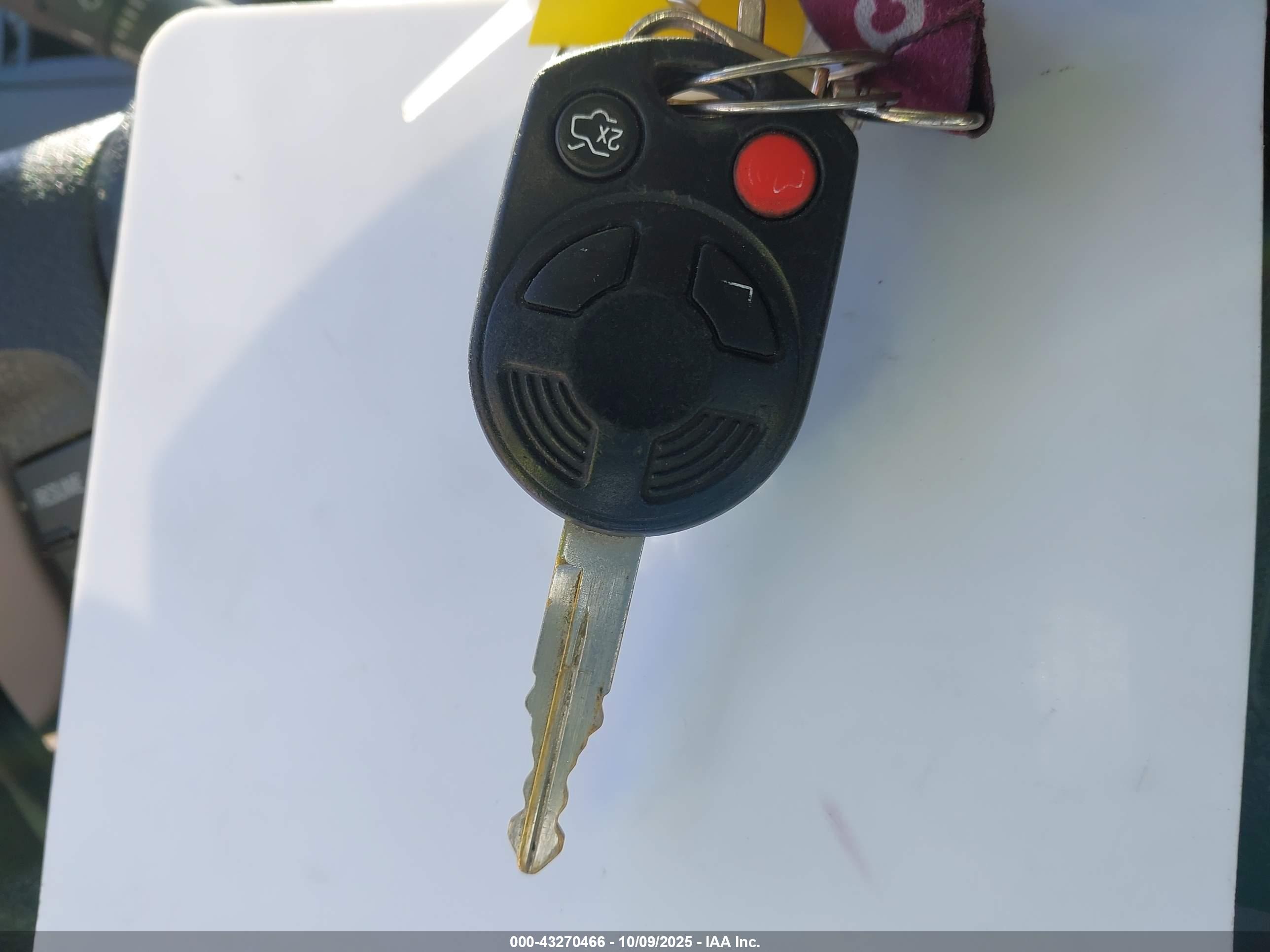 FORD FUSION image 11