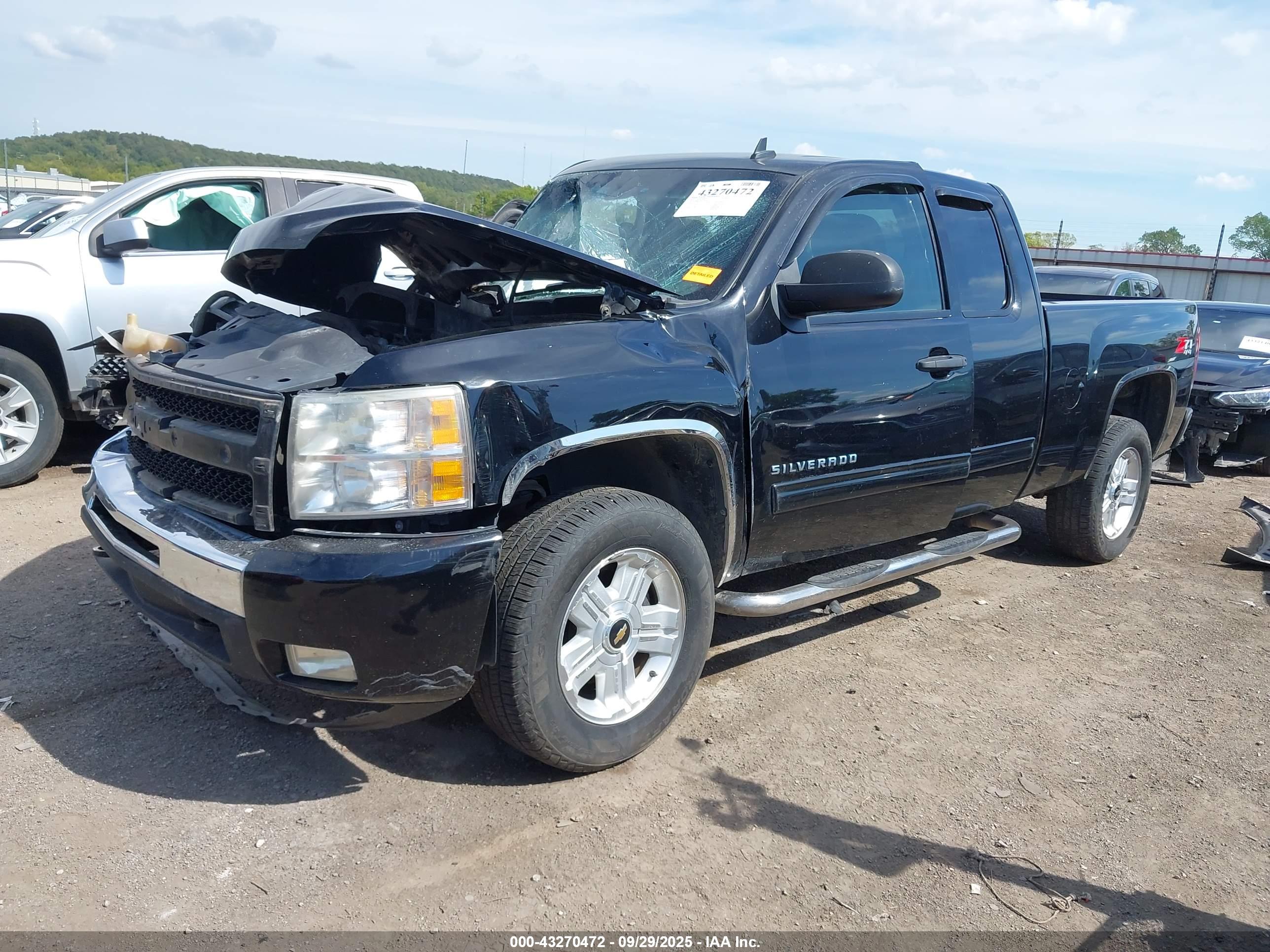 CHEVROLET SILVERADO image 2