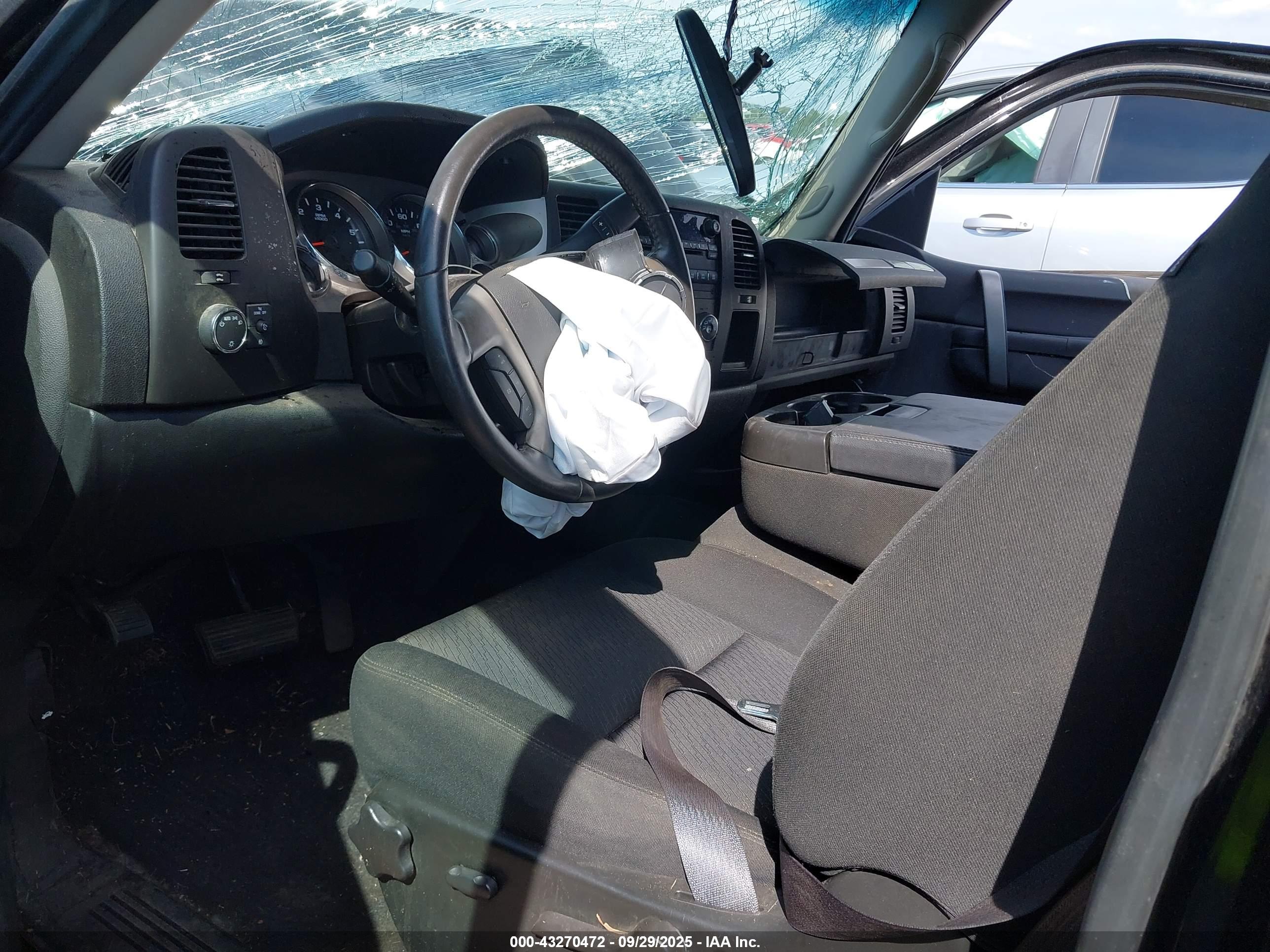 CHEVROLET SILVERADO image 5