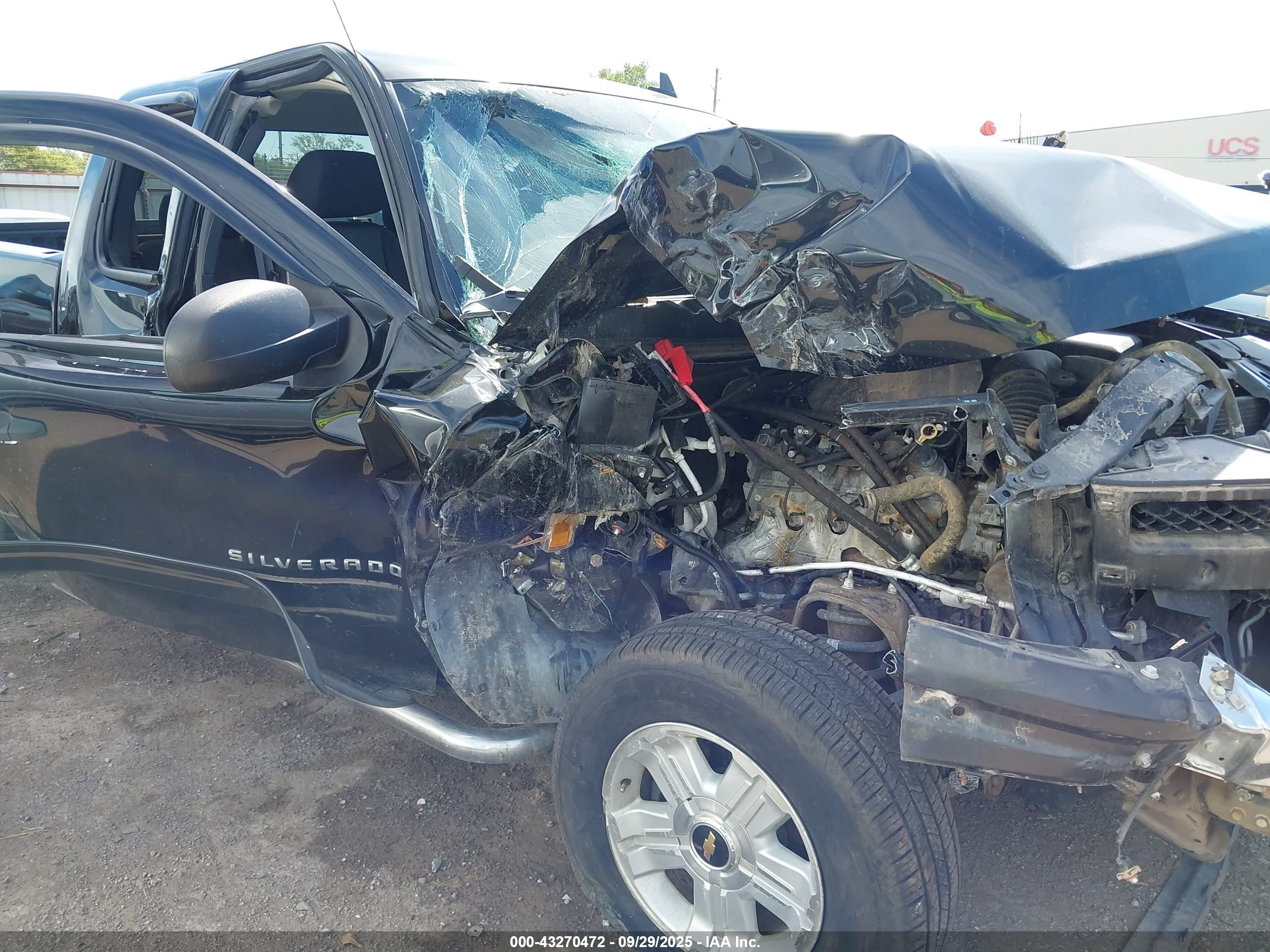 CHEVROLET SILVERADO image 6
