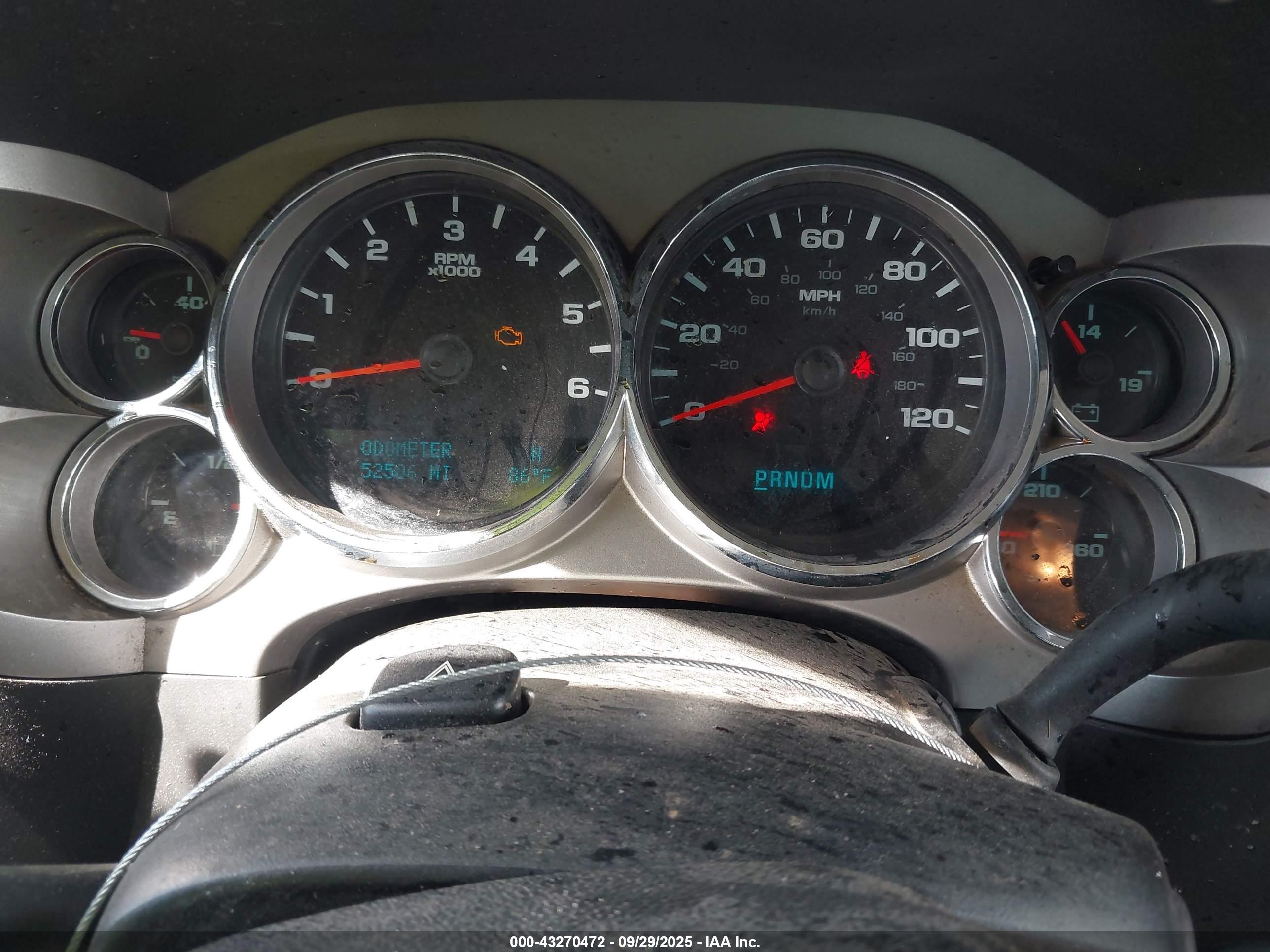 CHEVROLET SILVERADO image 7