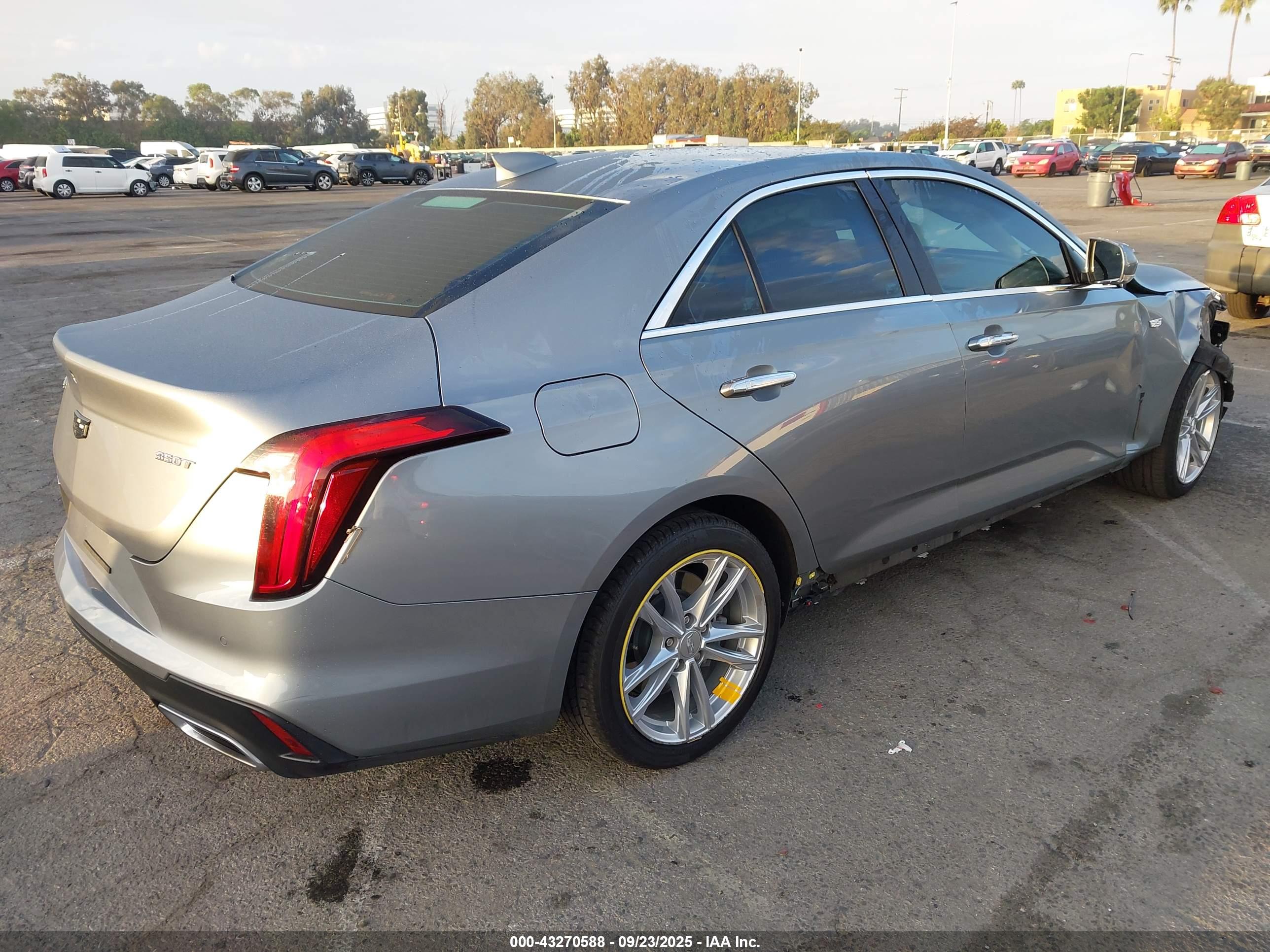 CADILLAC CT4 image 4