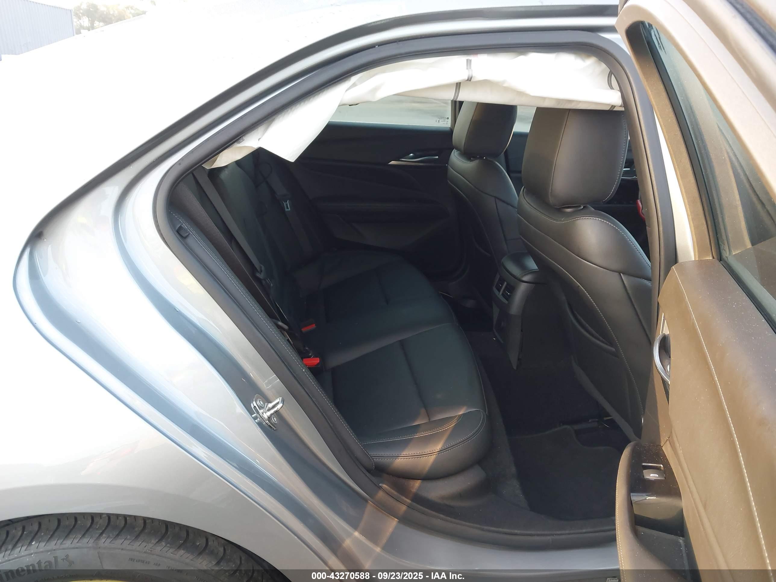 CADILLAC CT4 image 8