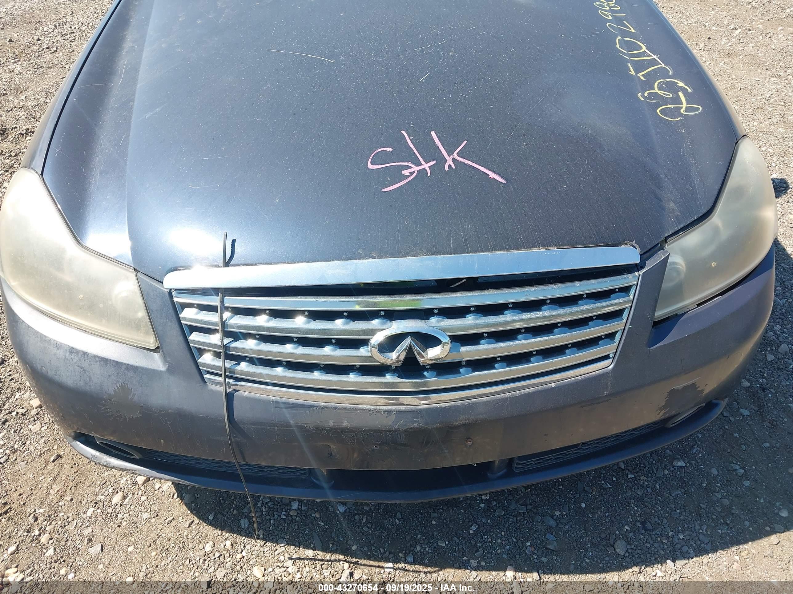 INFINITI M35X image 10