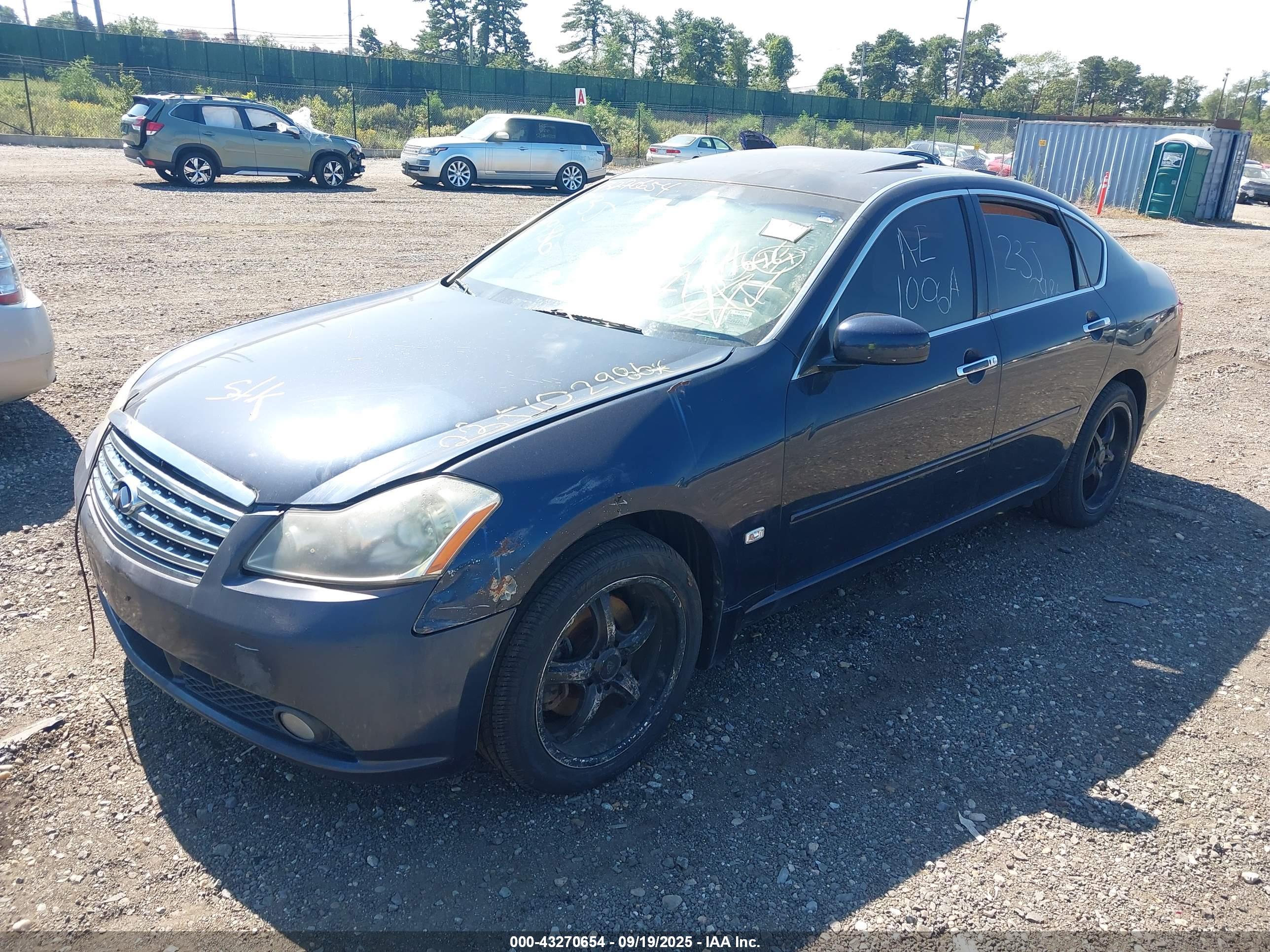 INFINITI M35X image 2