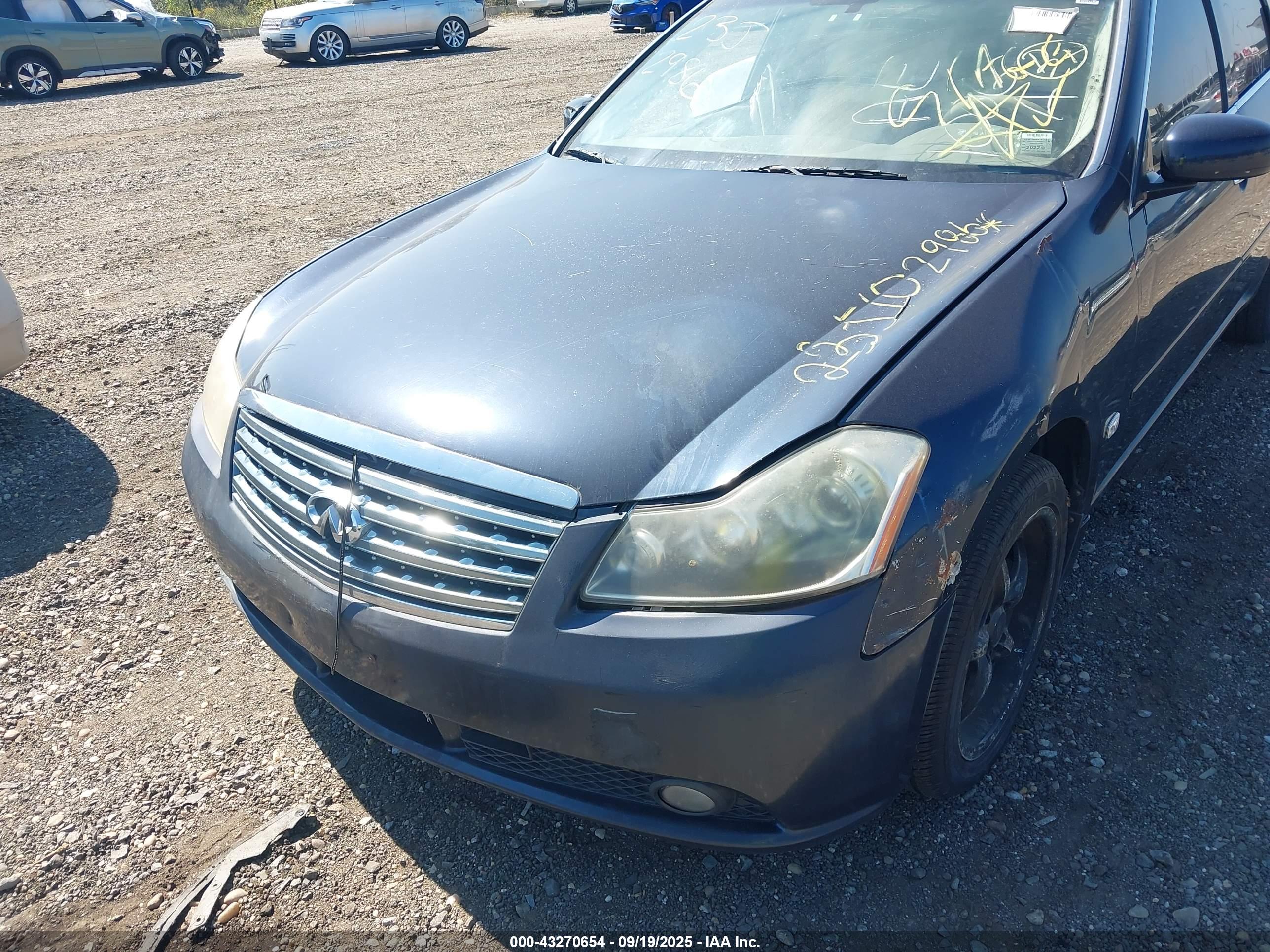 INFINITI M35X image 6