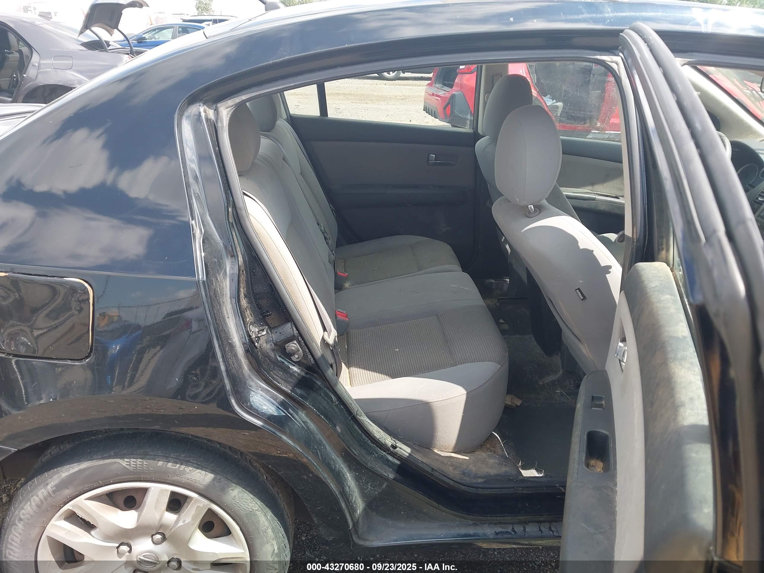 NISSAN SENTRA image 8