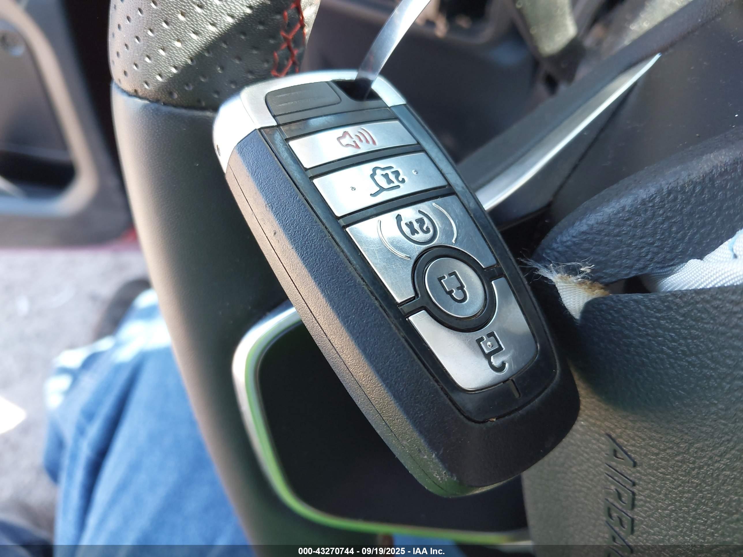 FORD ESCAPE image 11