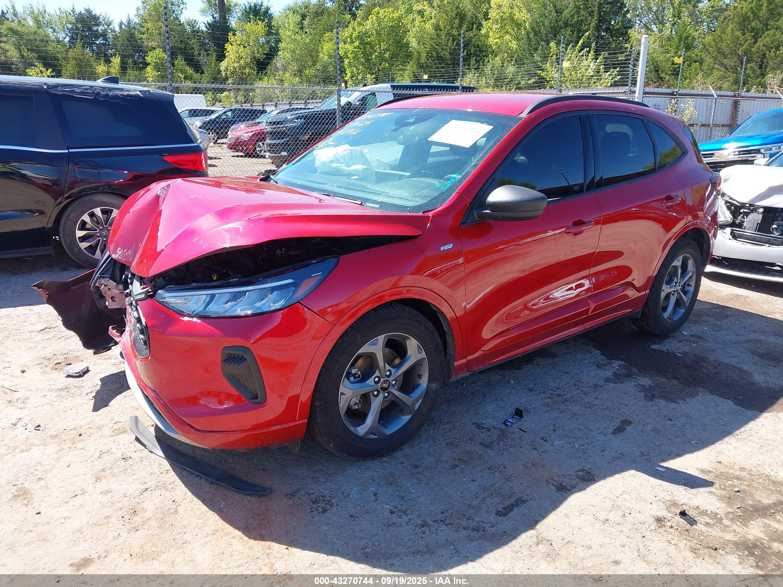 FORD ESCAPE image 2