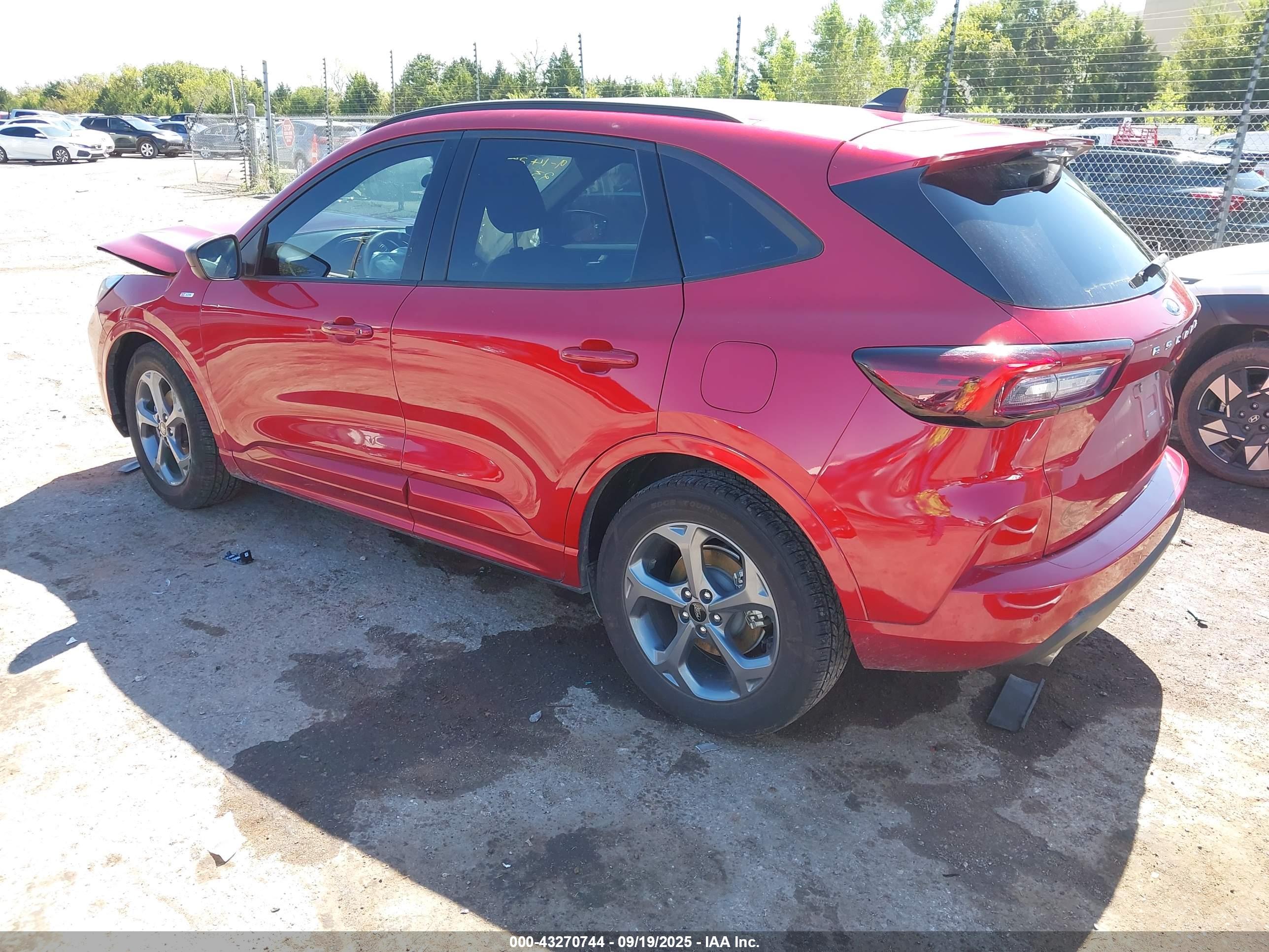 FORD ESCAPE image 3