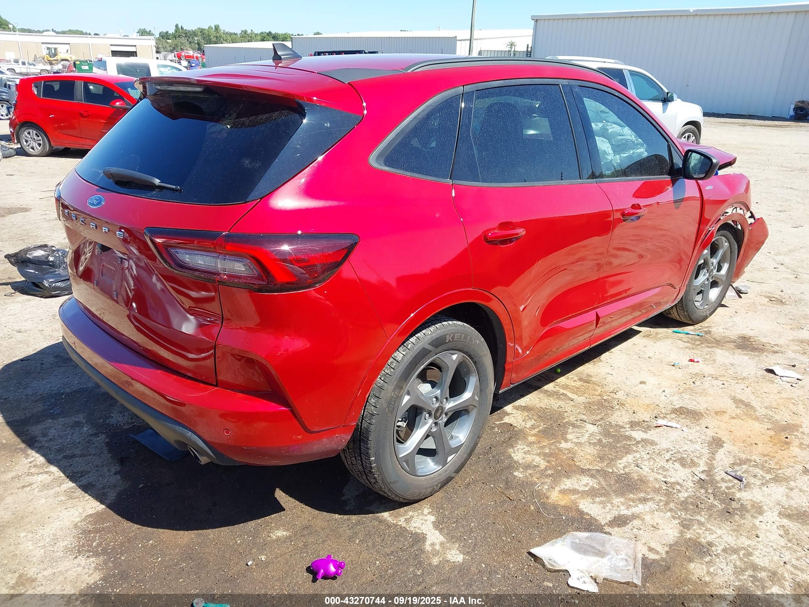 FORD ESCAPE image 4