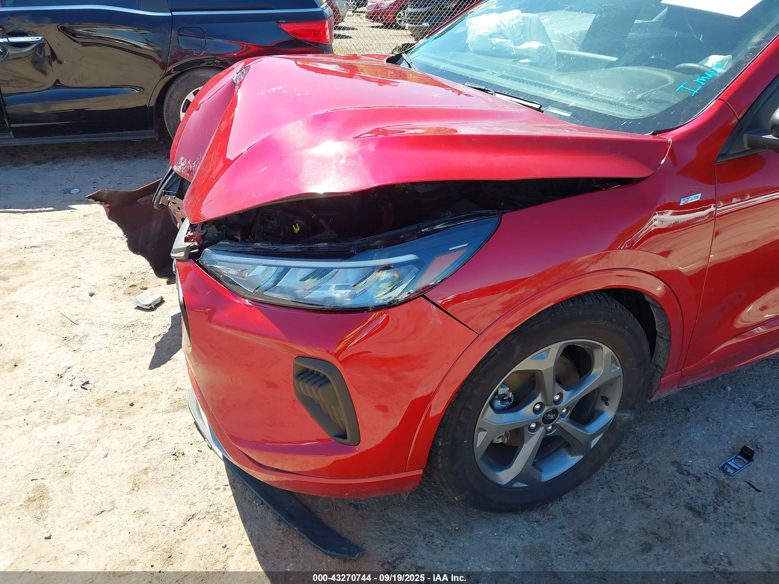 FORD ESCAPE image 6