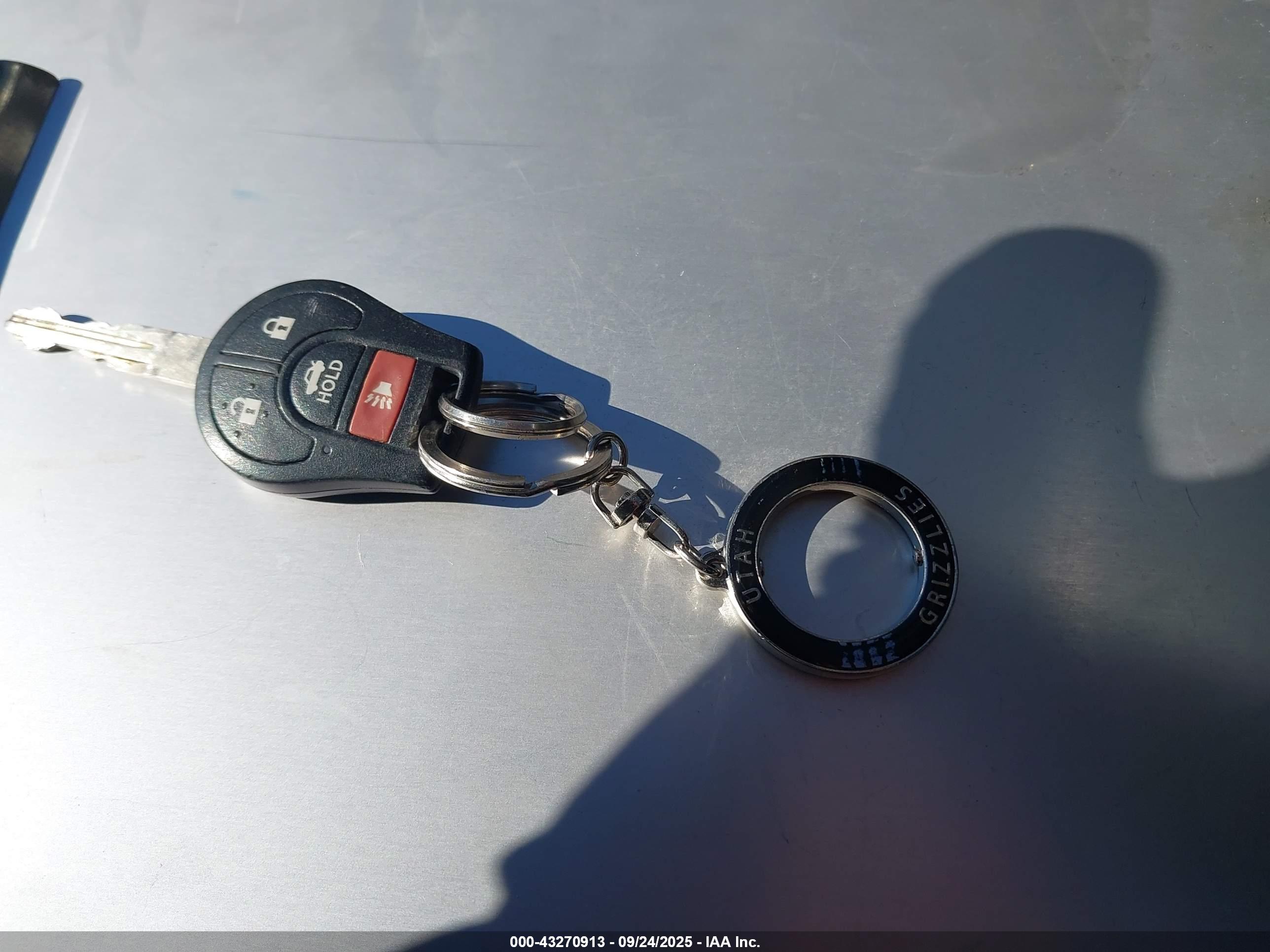 NISSAN VERSA image 11
