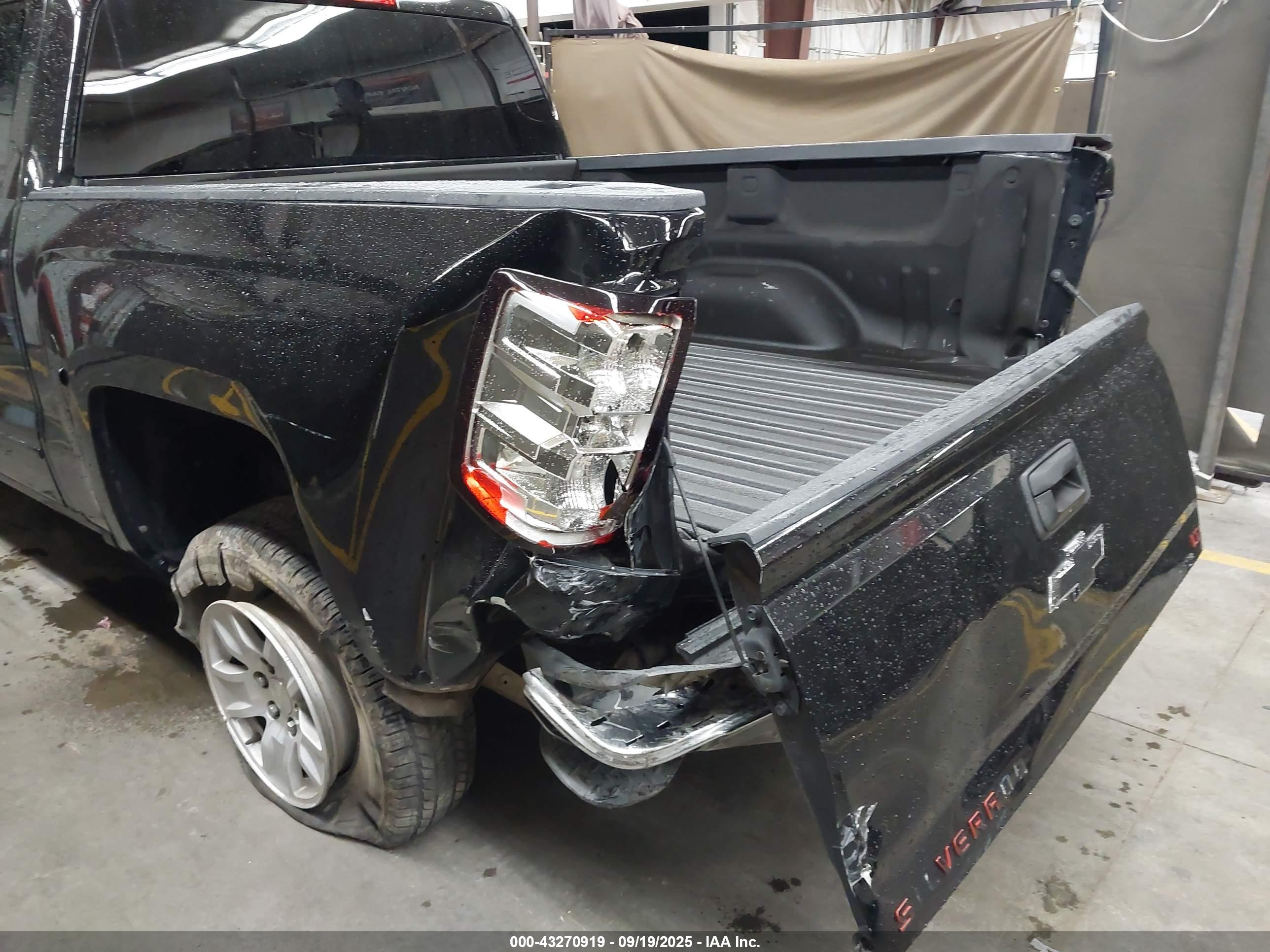 CHEVROLET SILVERADO image 6
