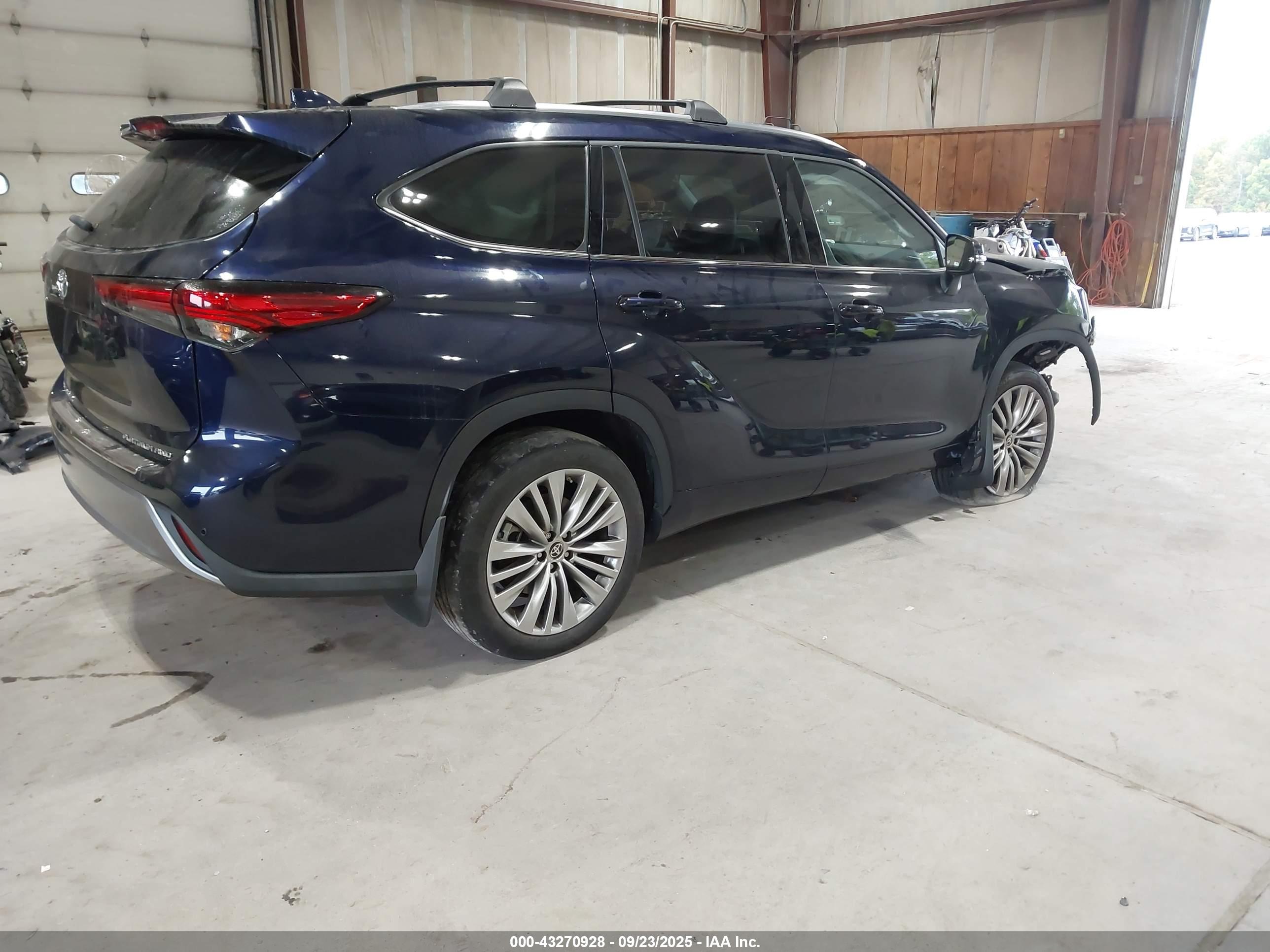 TOYOTA HIGHLANDER image 4