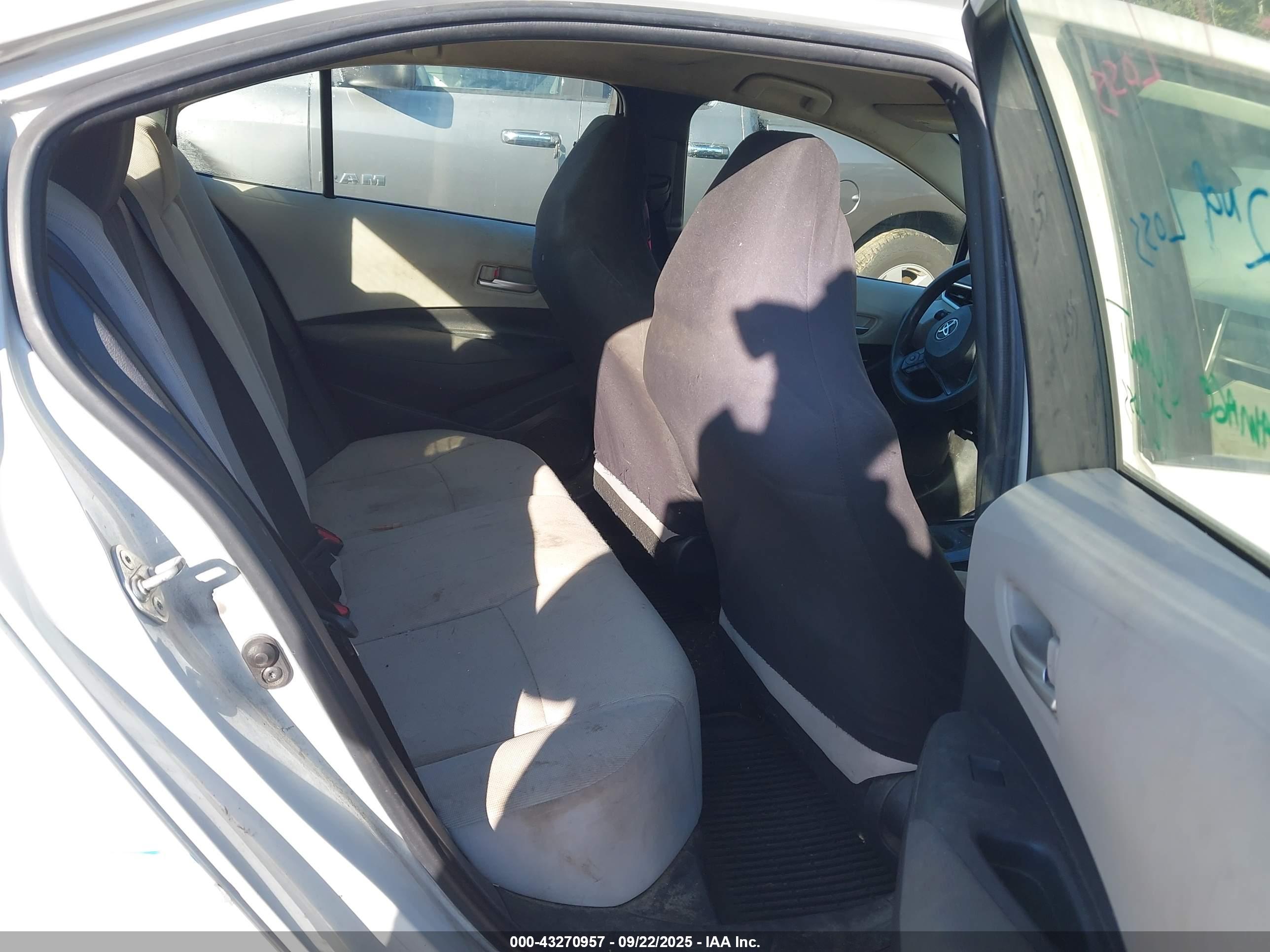 TOYOTA COROLLA image 8