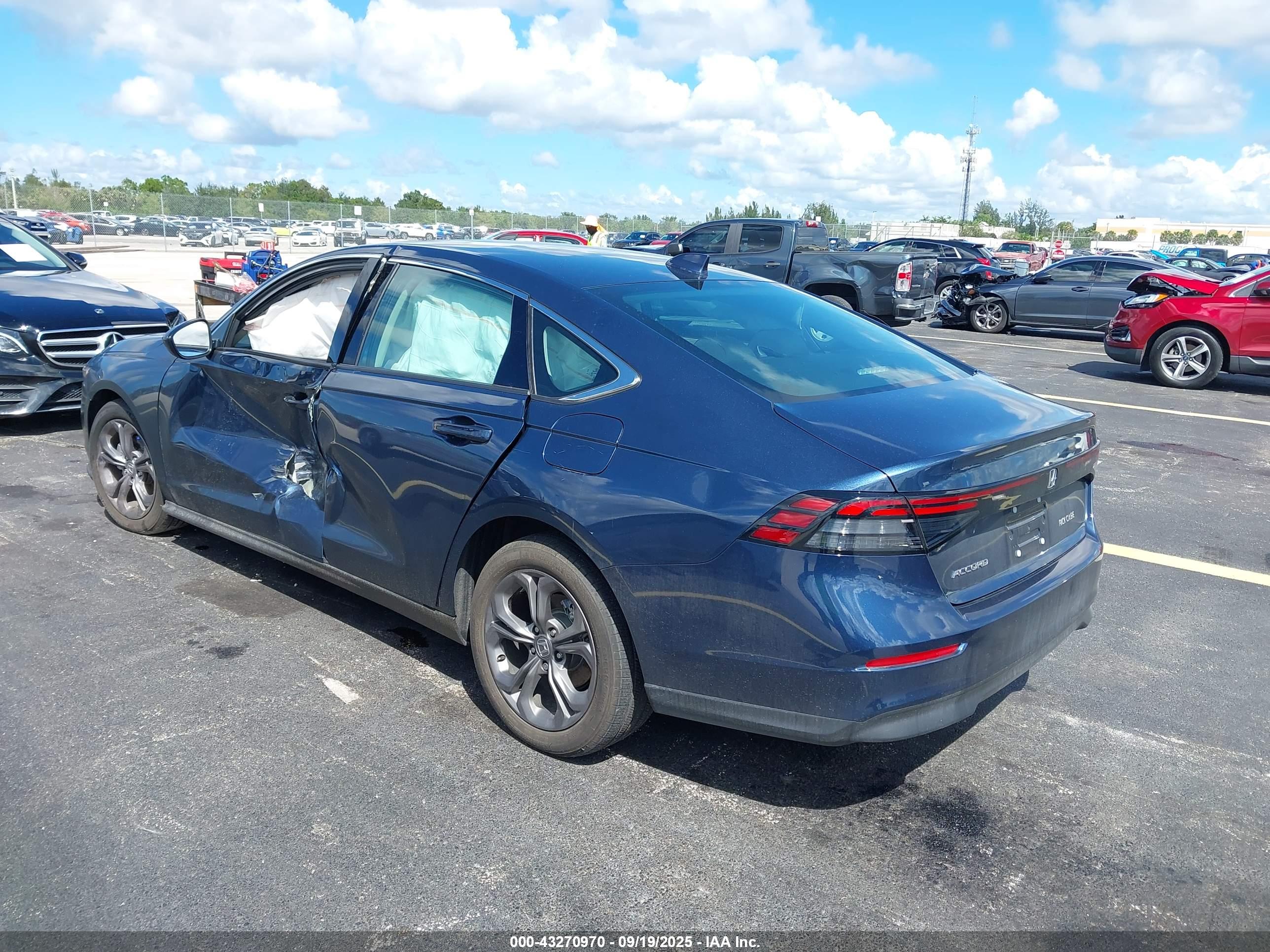 HONDA ACCORD image 3