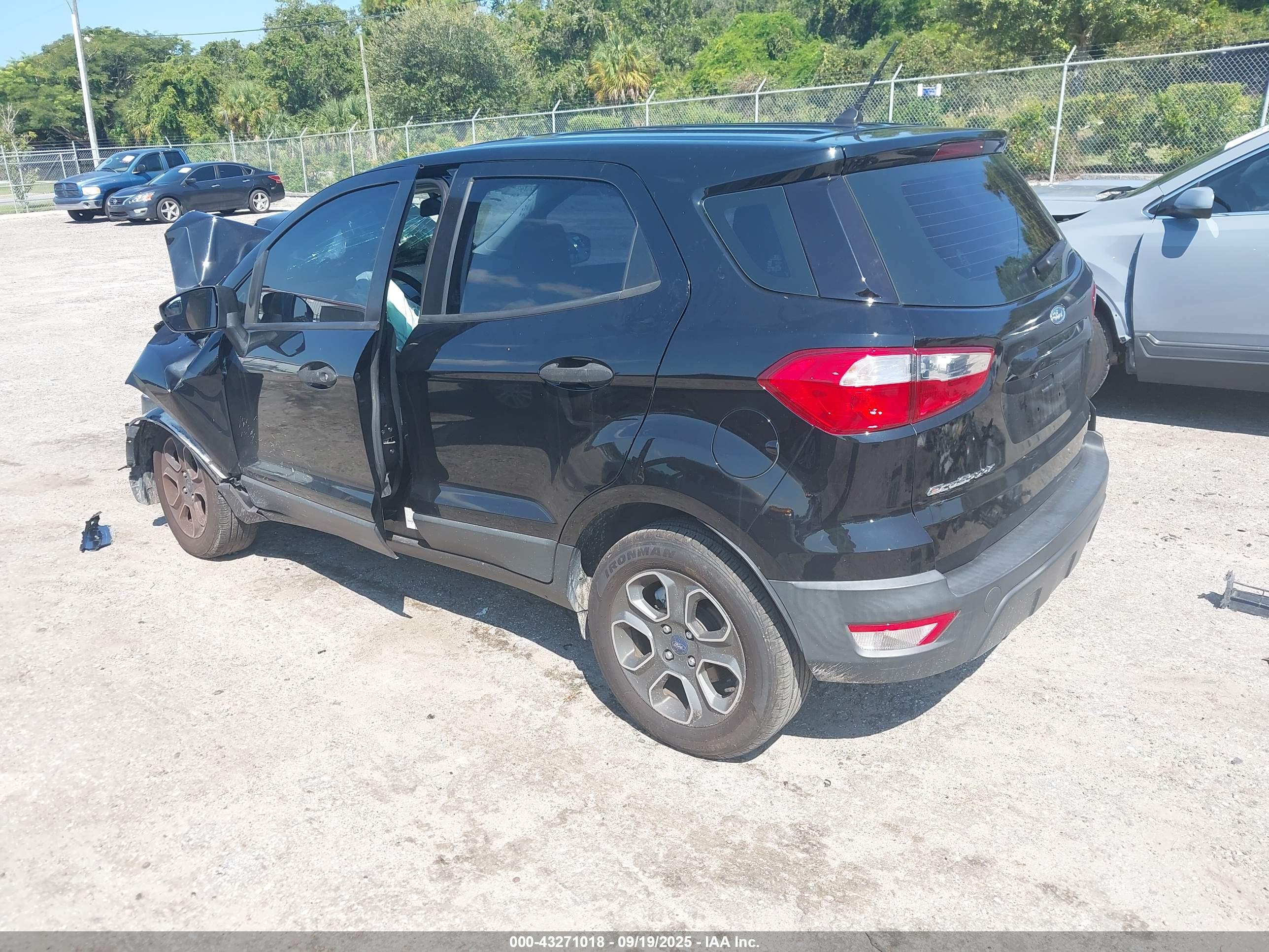 FORD ECOSPORT image 3