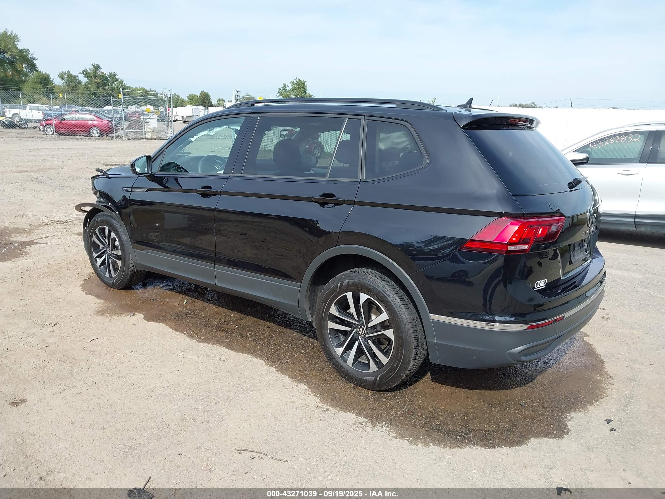 VOLKSWAGEN TIGUAN image 3