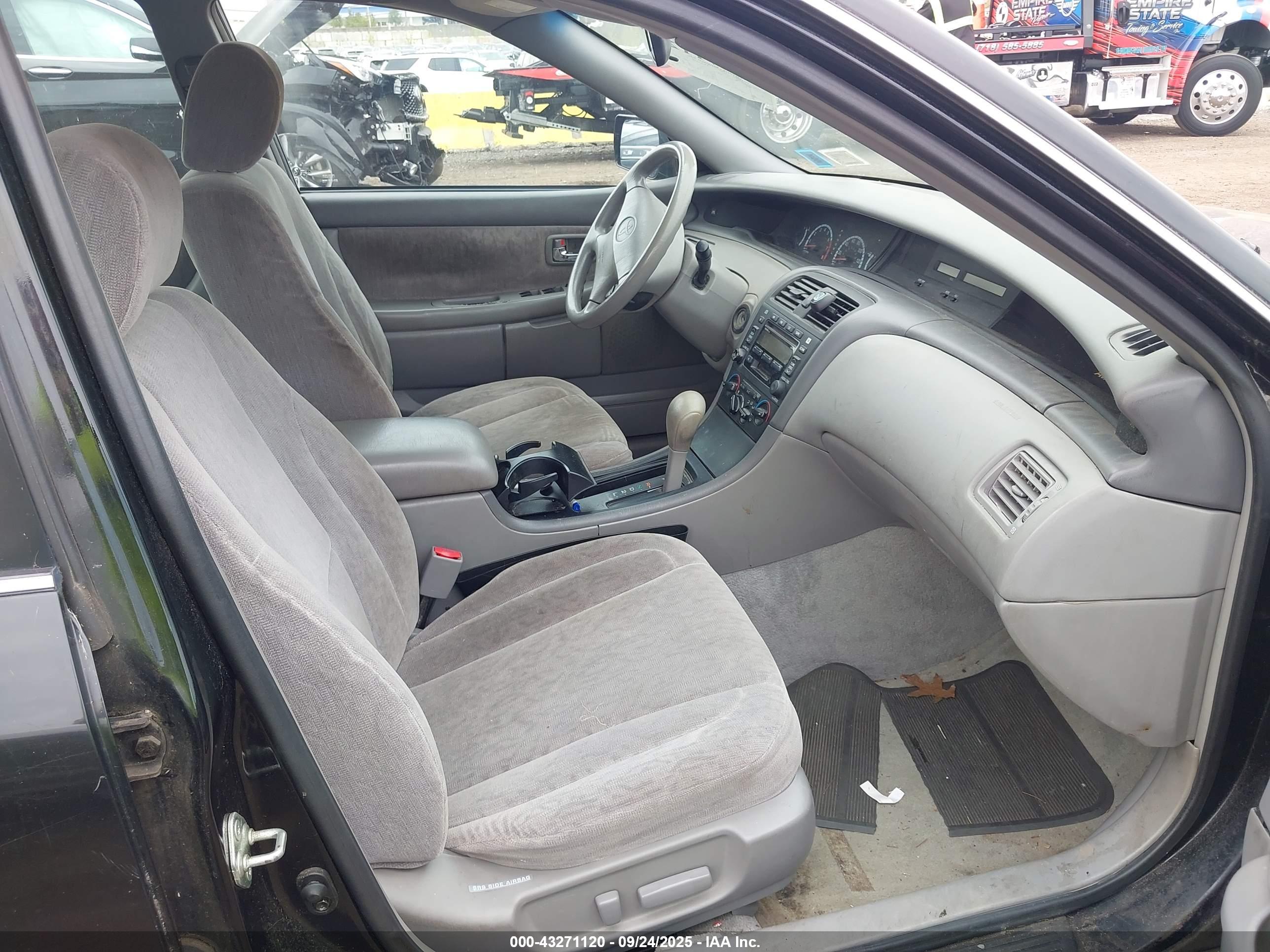 TOYOTA AVALON image 5