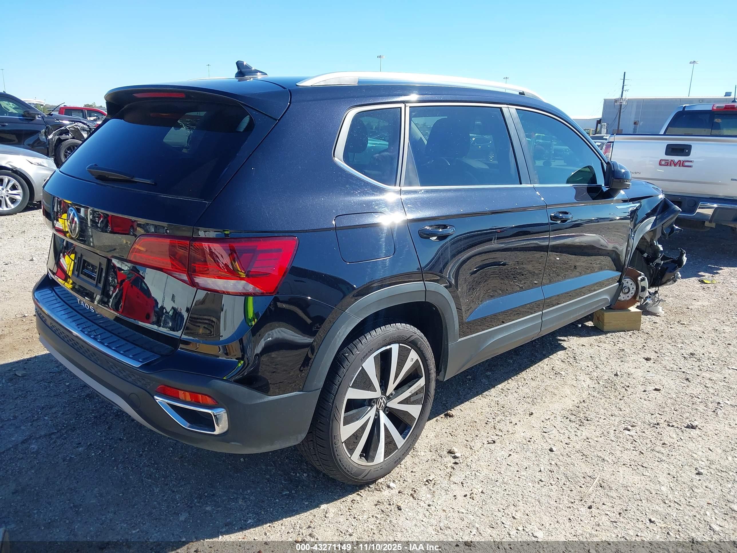 VOLKSWAGEN TAOS image 4