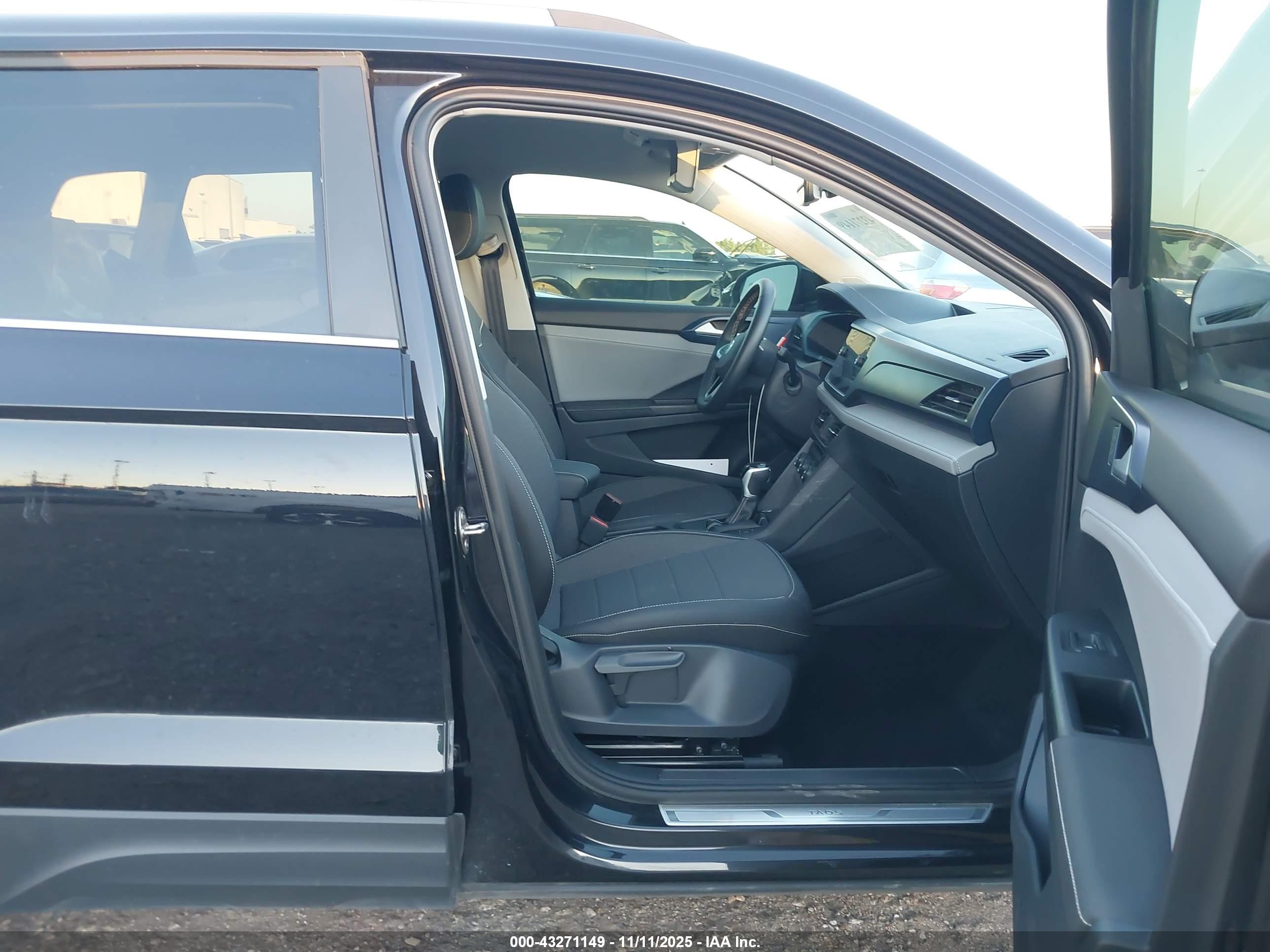 VOLKSWAGEN TAOS image 5
