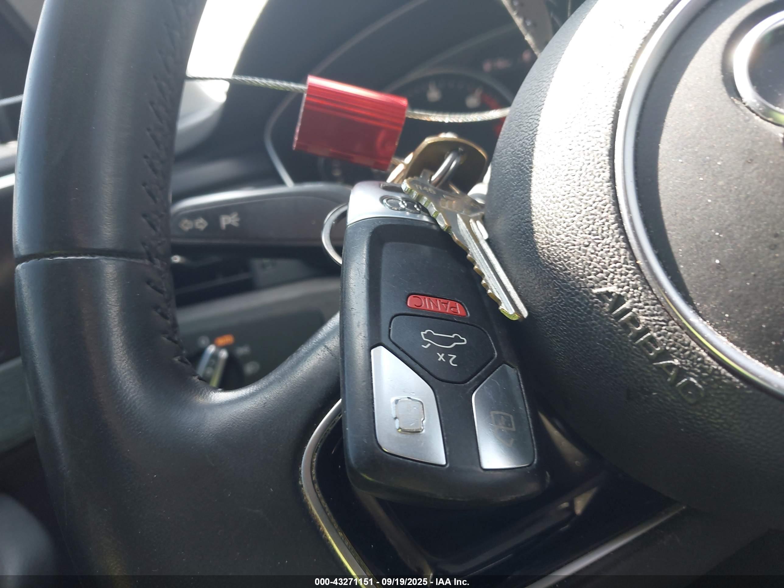 AUDI A4 image 11