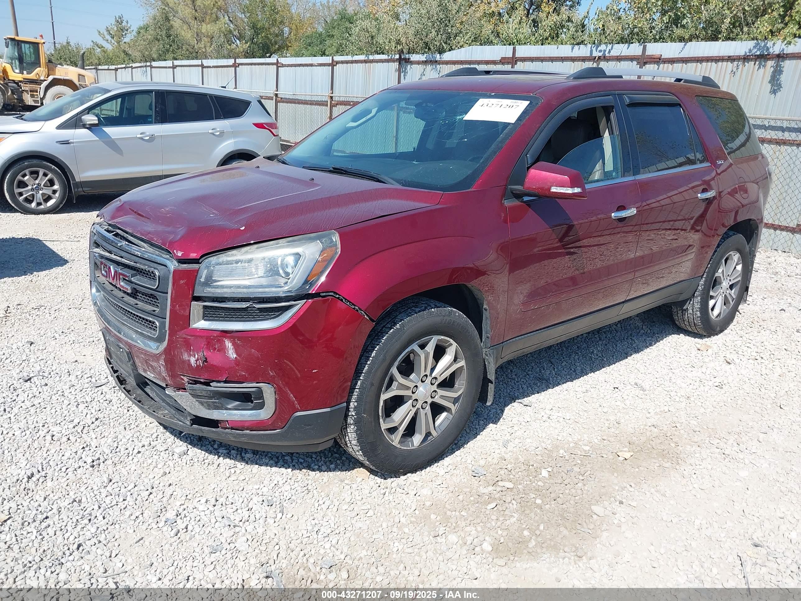 GMC ACADIA image 2