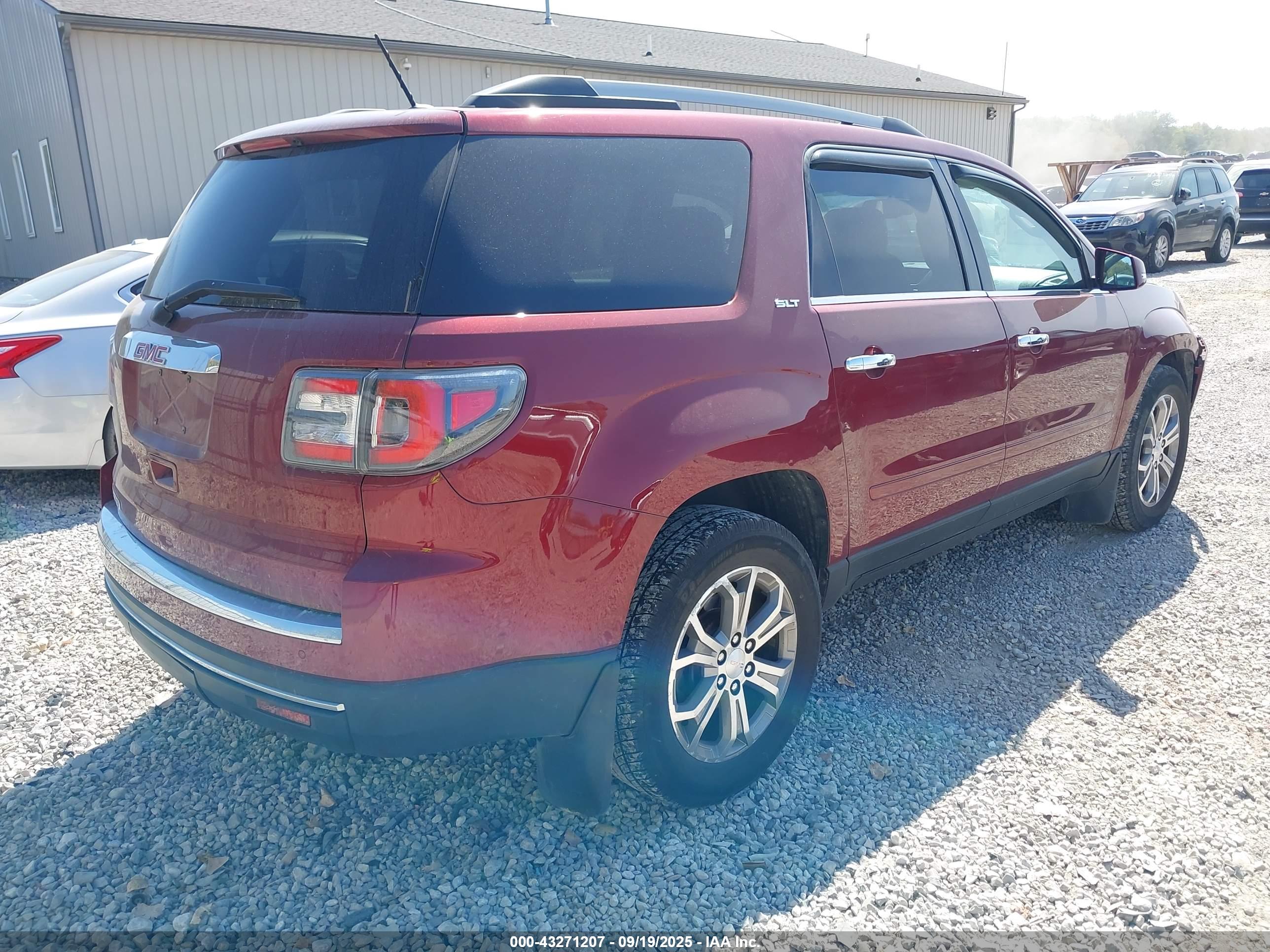 GMC ACADIA image 4