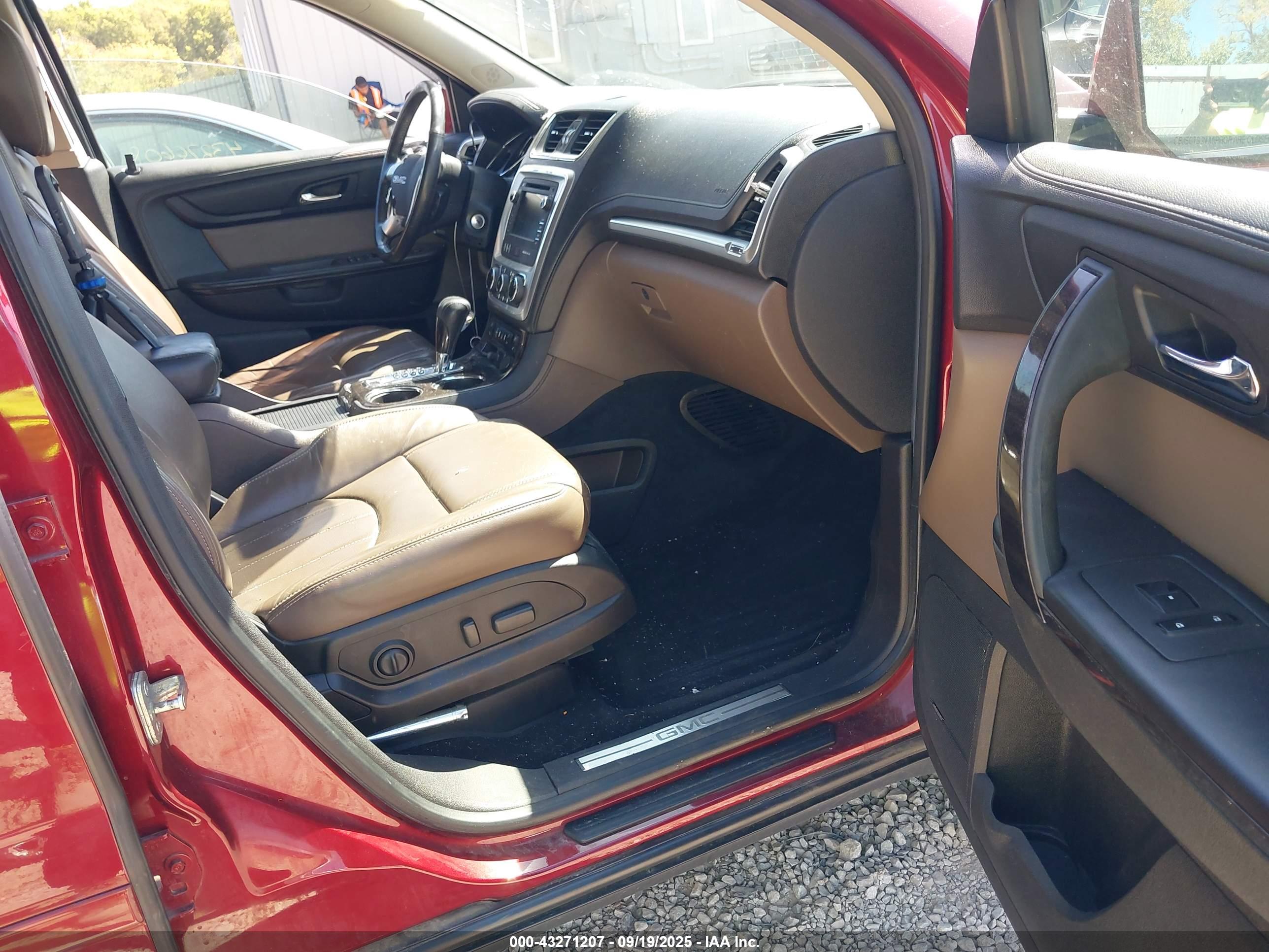 GMC ACADIA image 5
