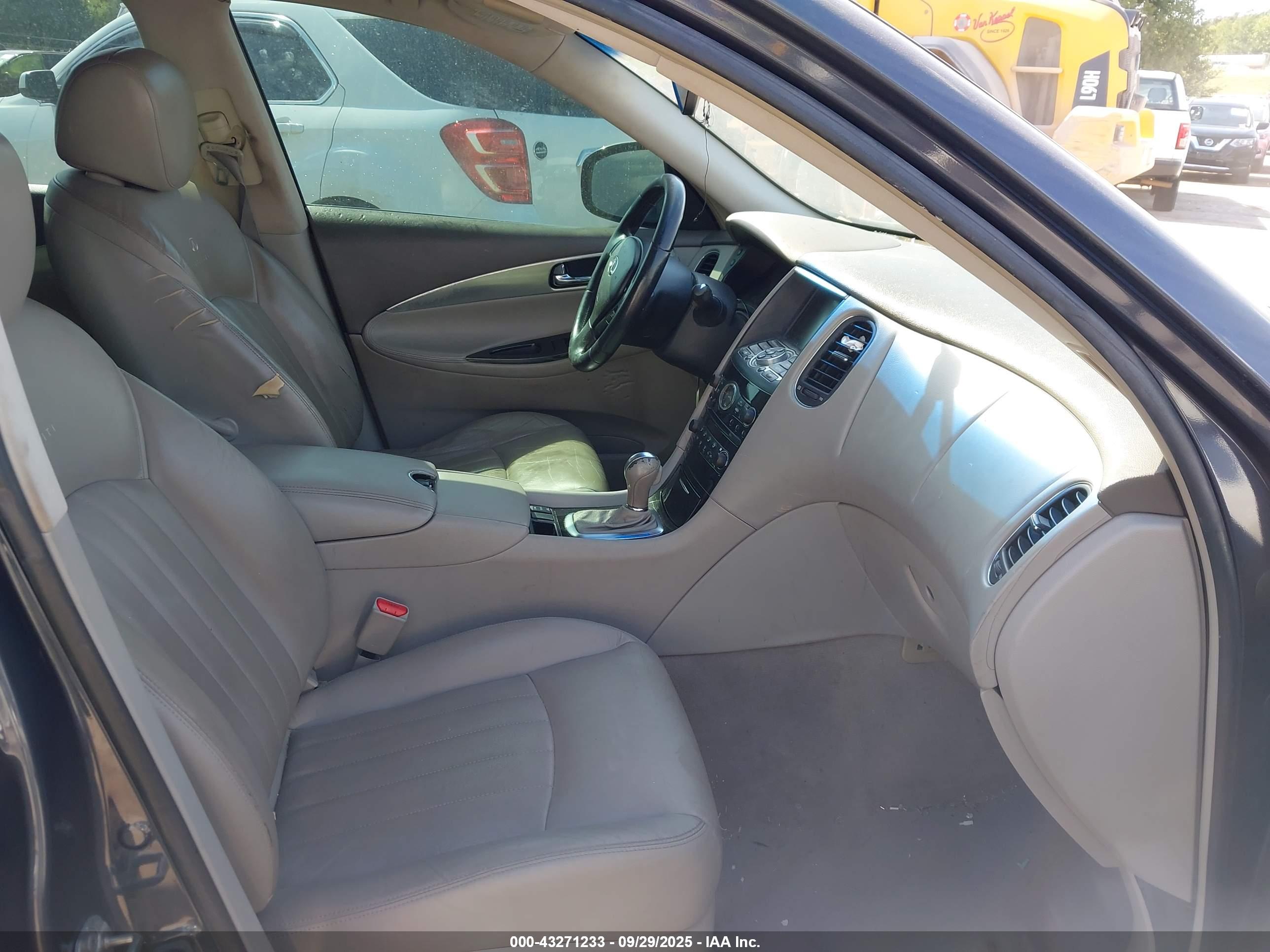 INFINITI EX35 image 5