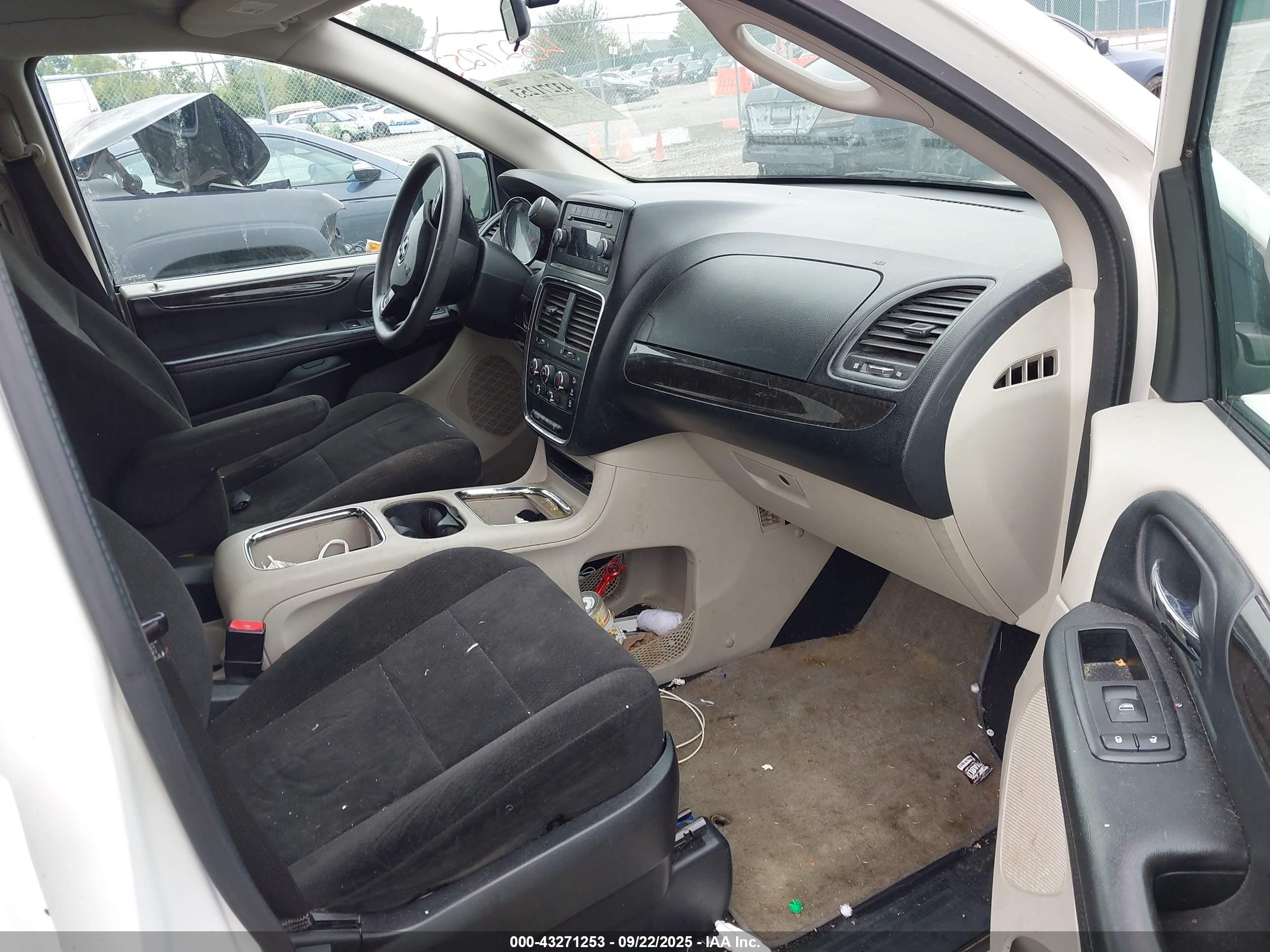 DODGE GRAND image 5