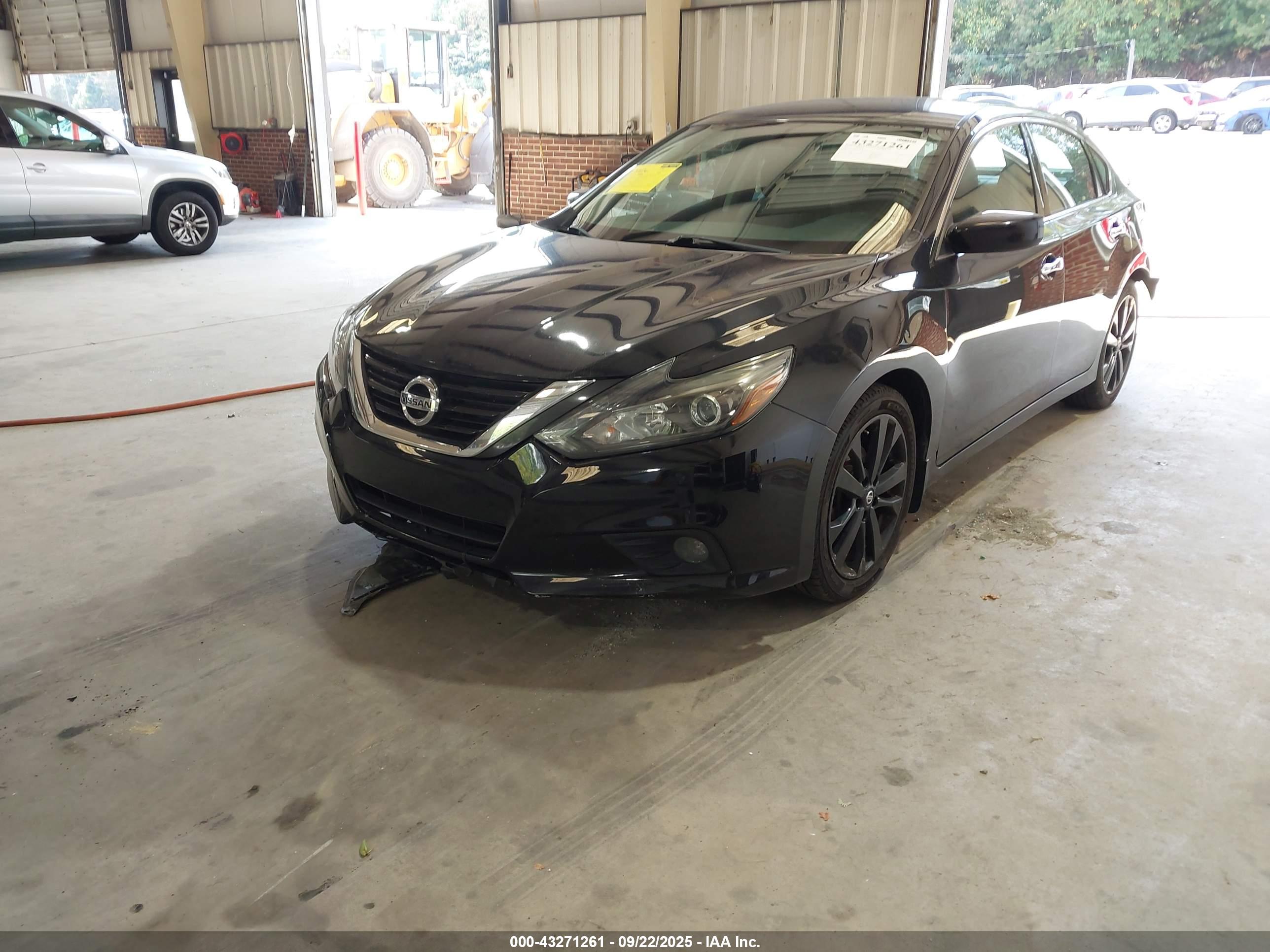 NISSAN ALTIMA image 2