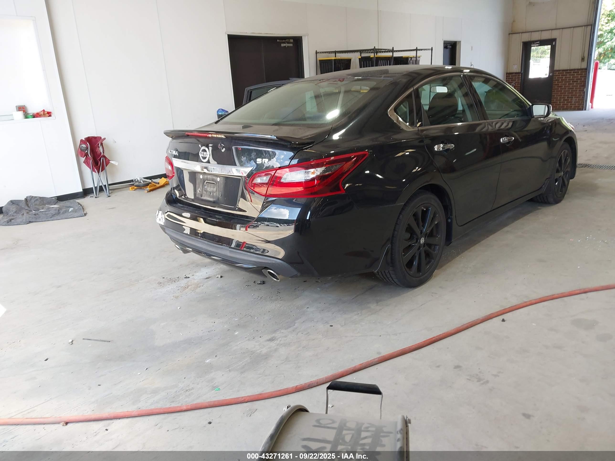 NISSAN ALTIMA image 4