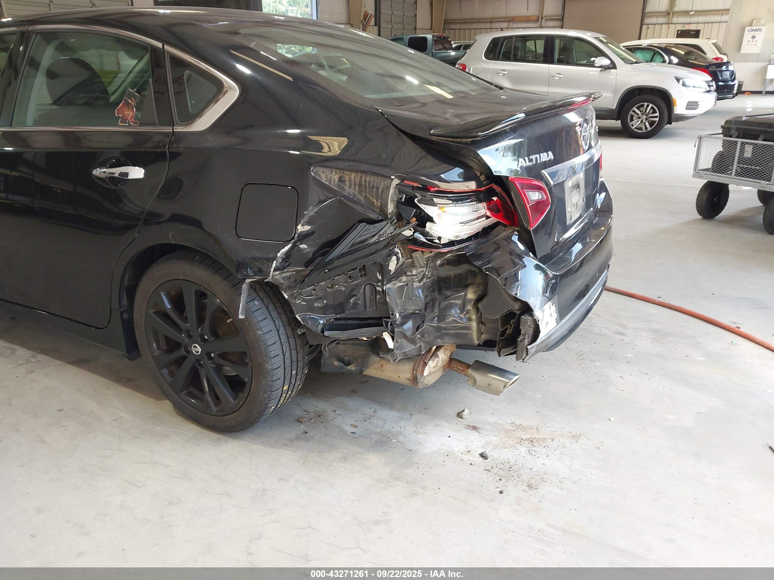 NISSAN ALTIMA image 6