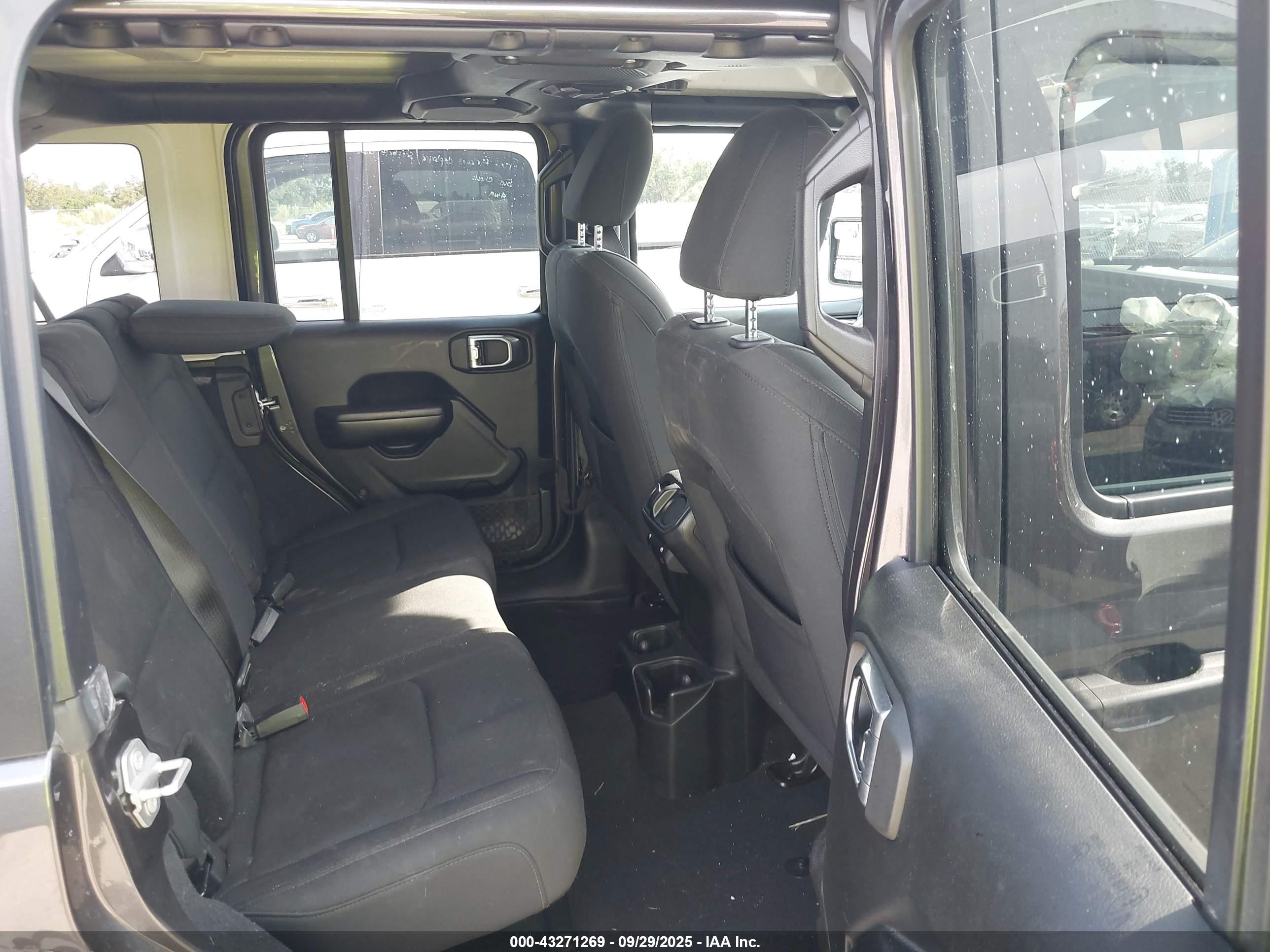JEEP WRANGLER image 8