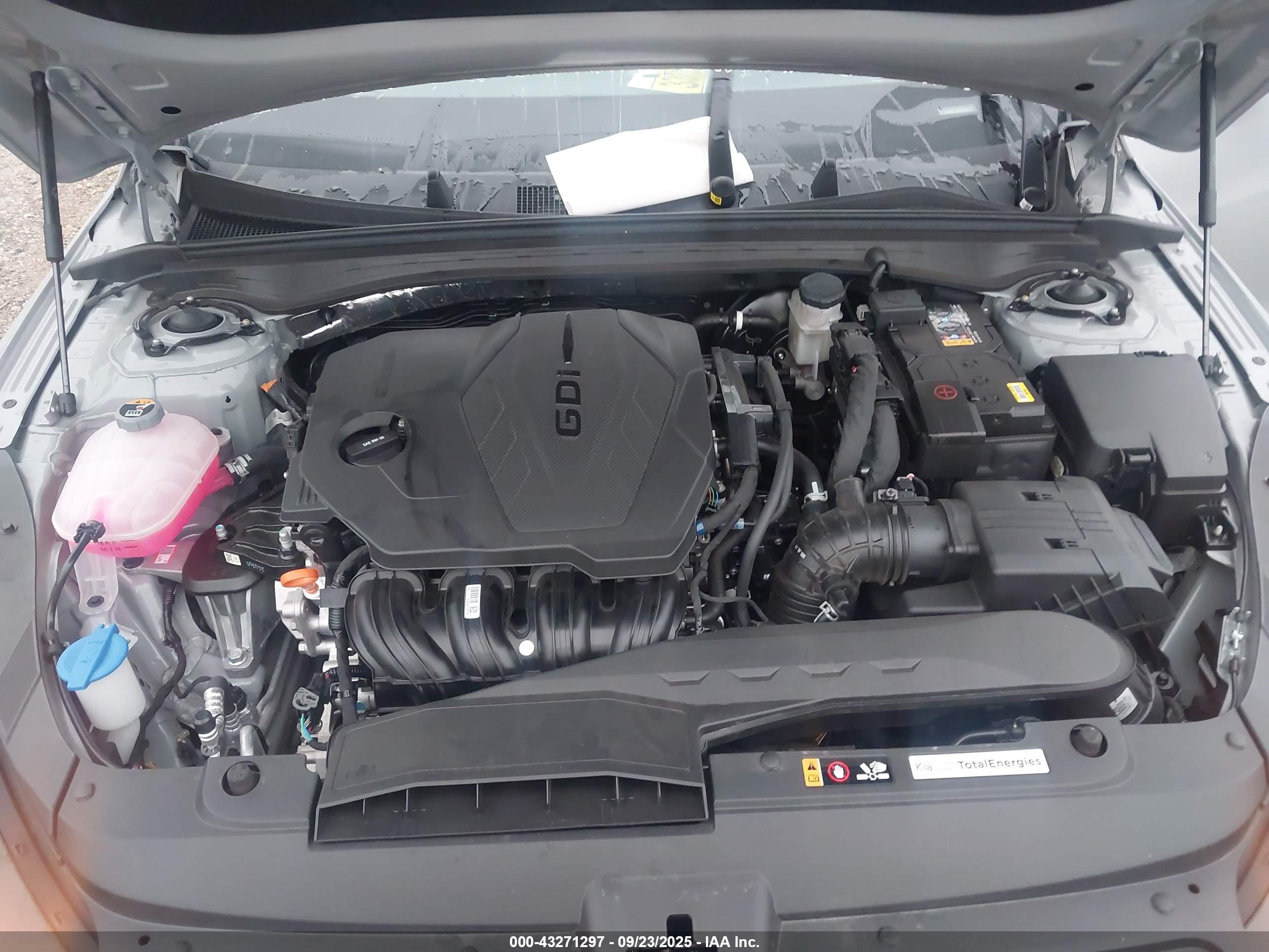 KIA K5 image 10
