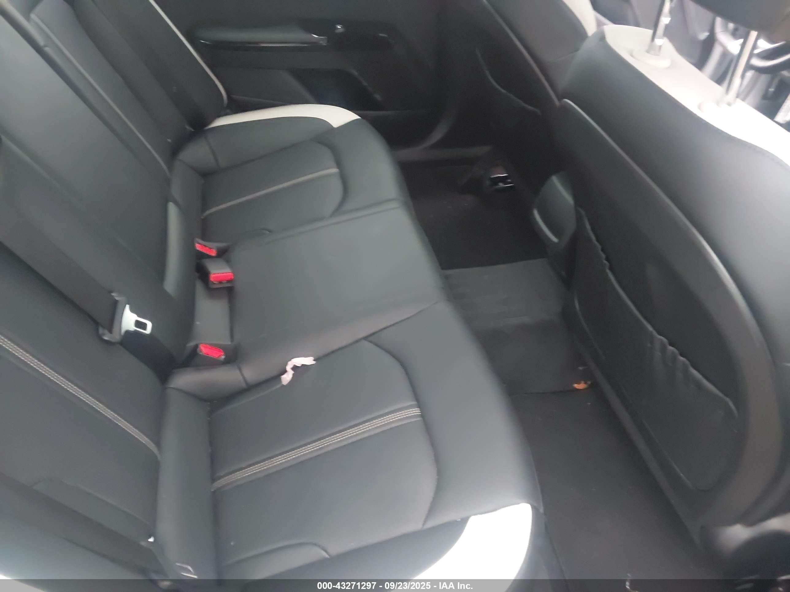 KIA K5 image 8