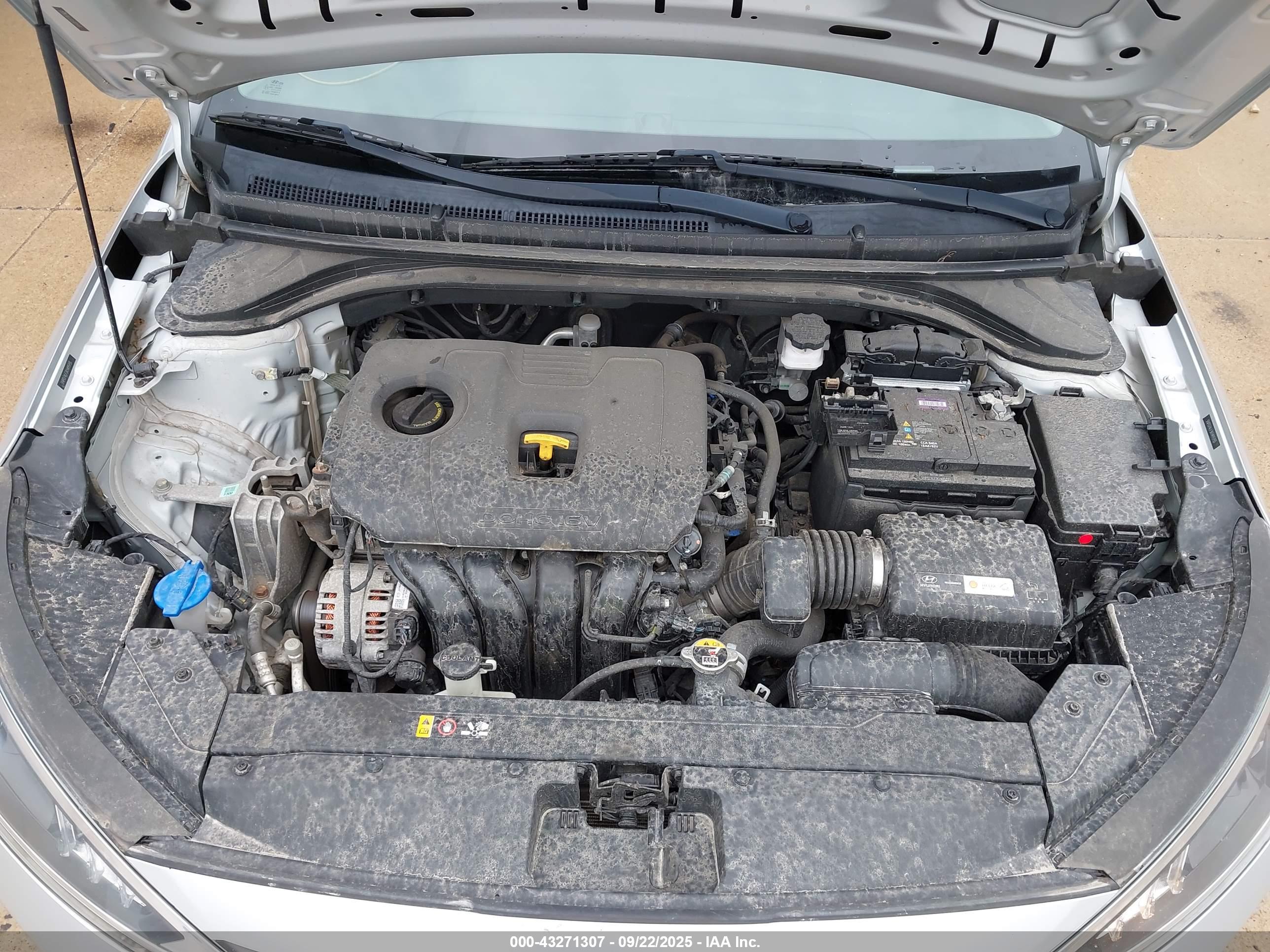 HYUNDAI ELANTRA image 10