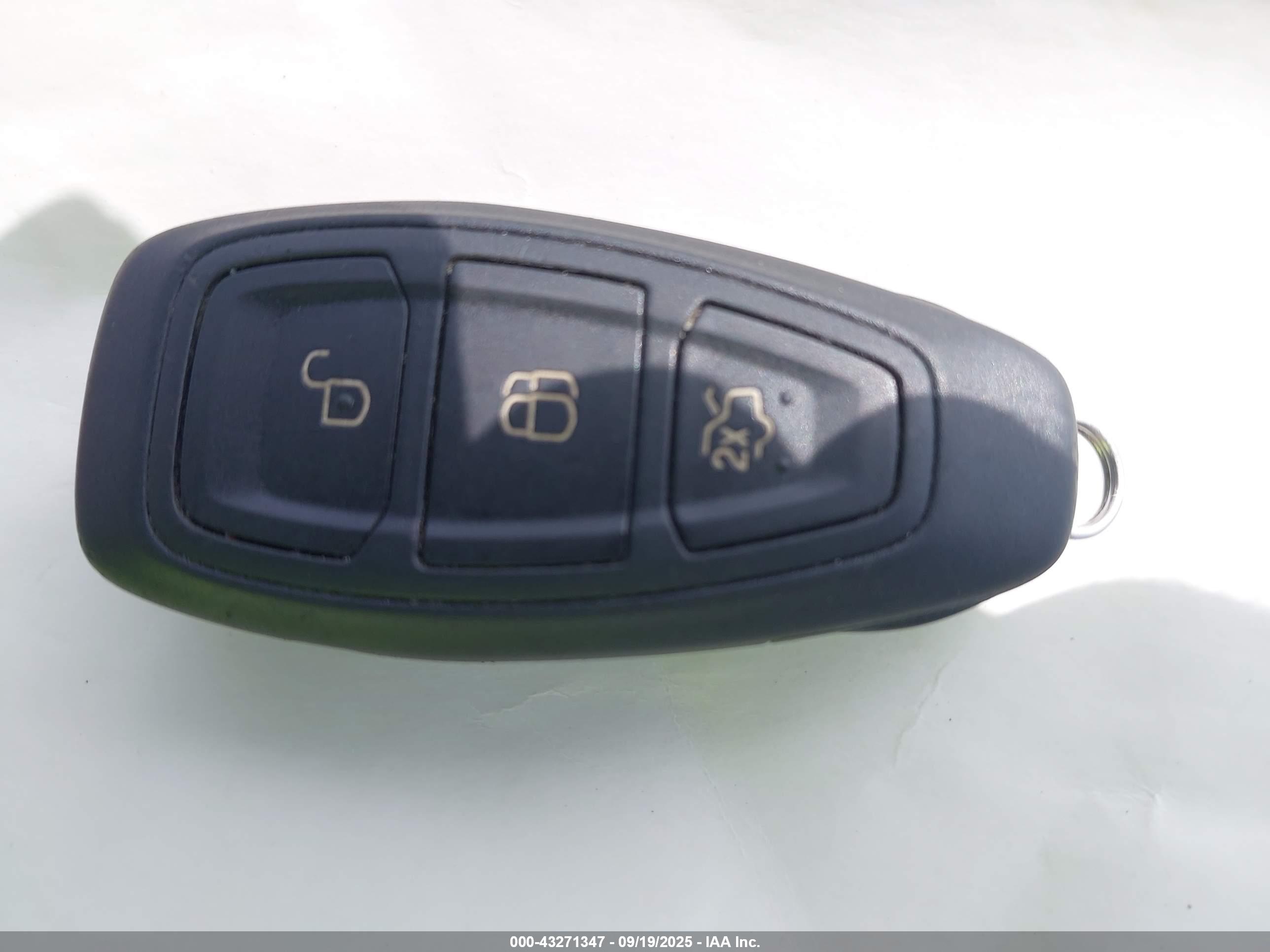 FORD C-MAX image 11